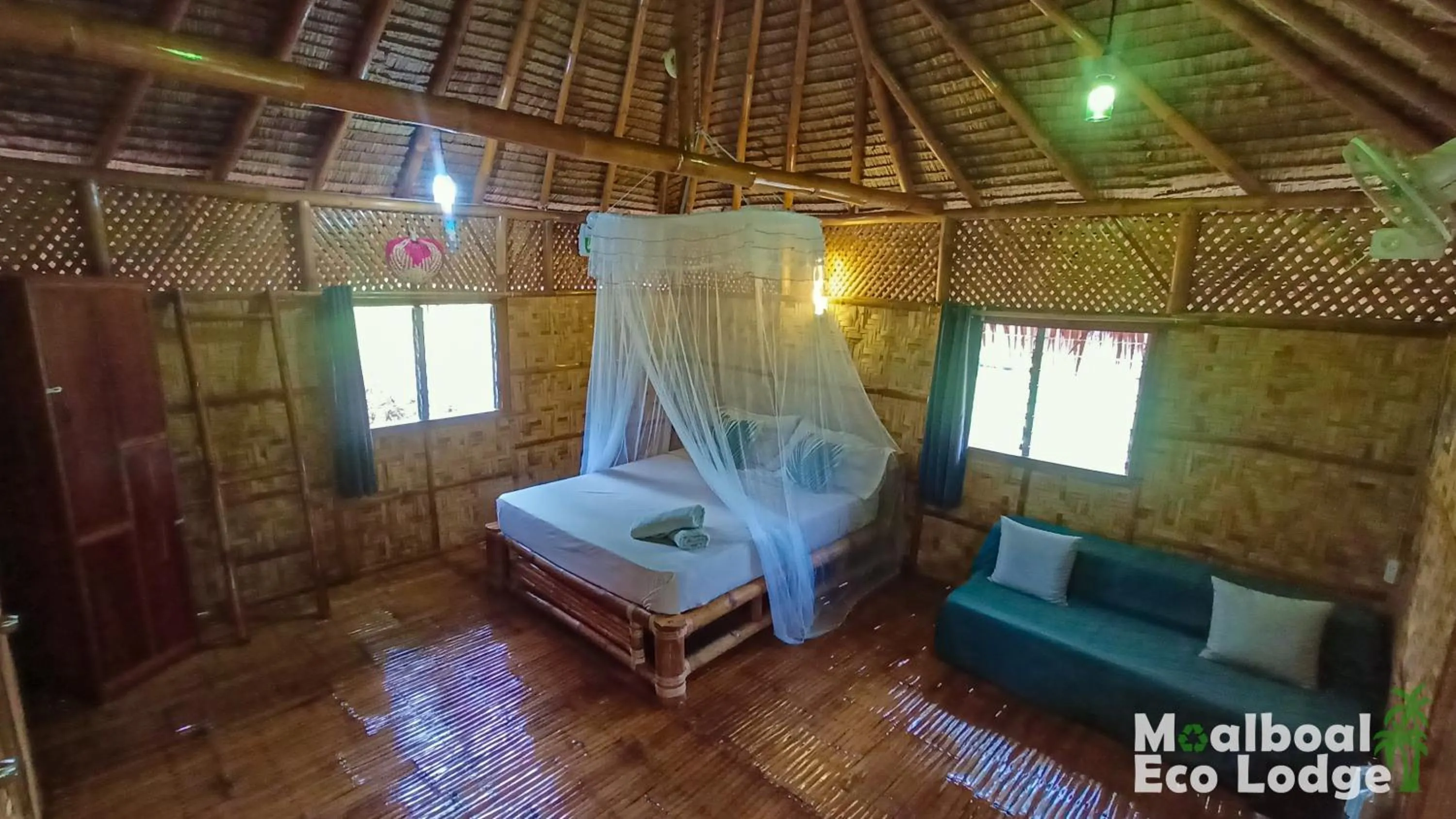 Bed in Moalboal Eco Lodge