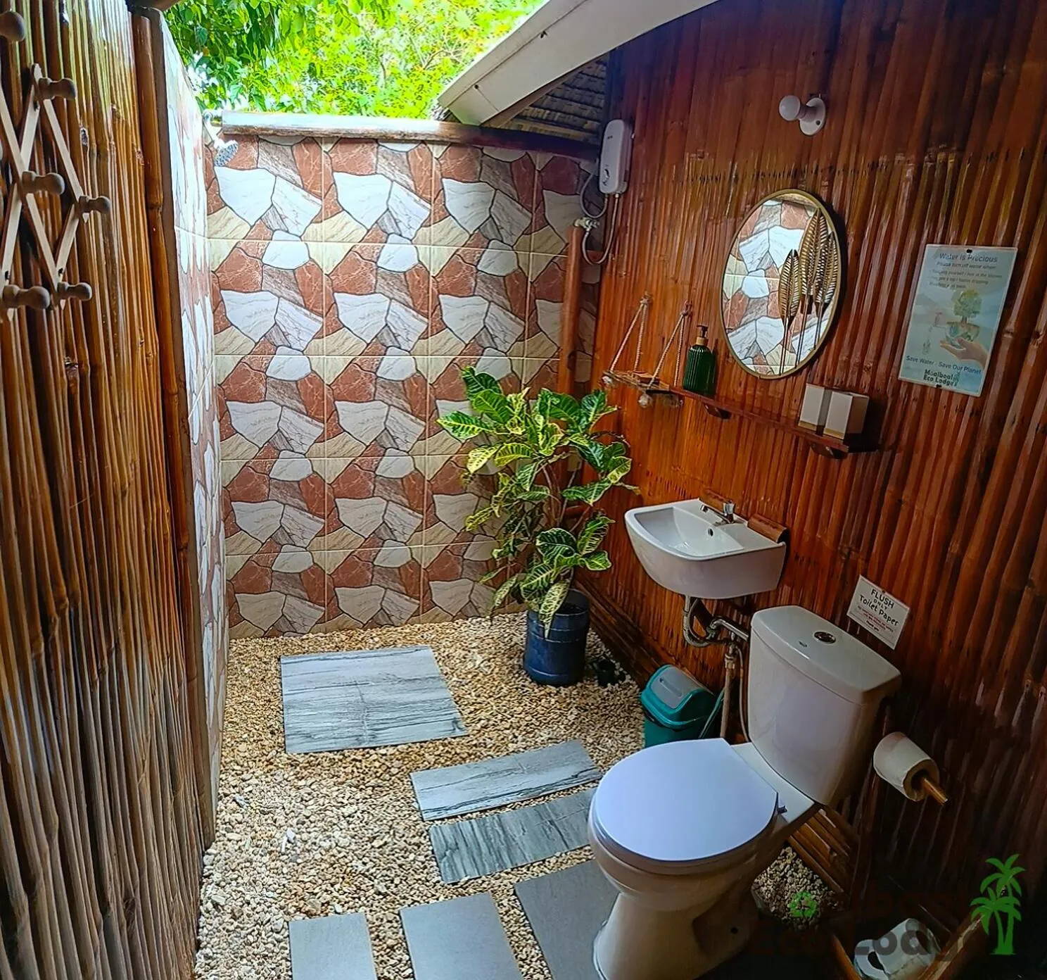 Shower in Moalboal Eco Lodge