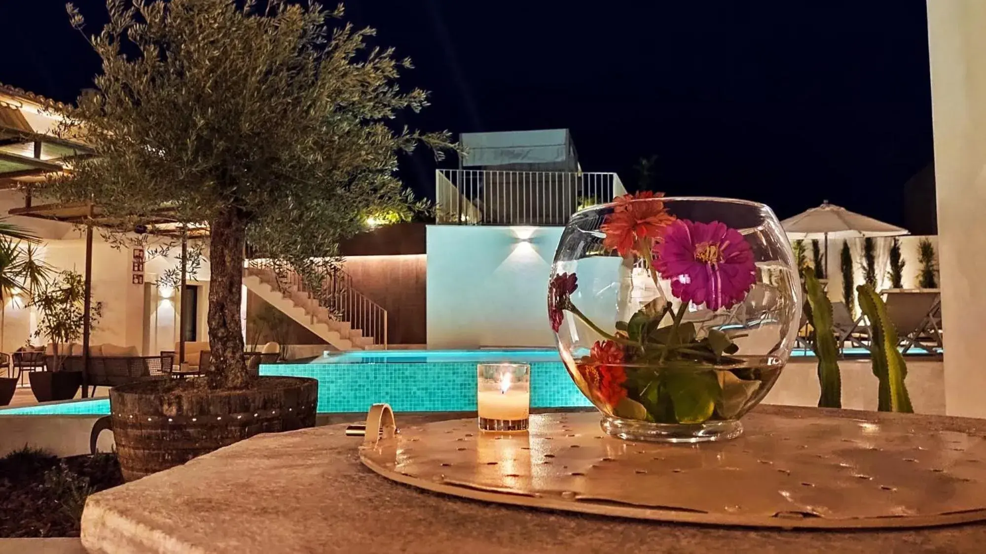 Swimming pool in Ynaira hotel & Spa Swimming pool in Ynaira hotel & Spa