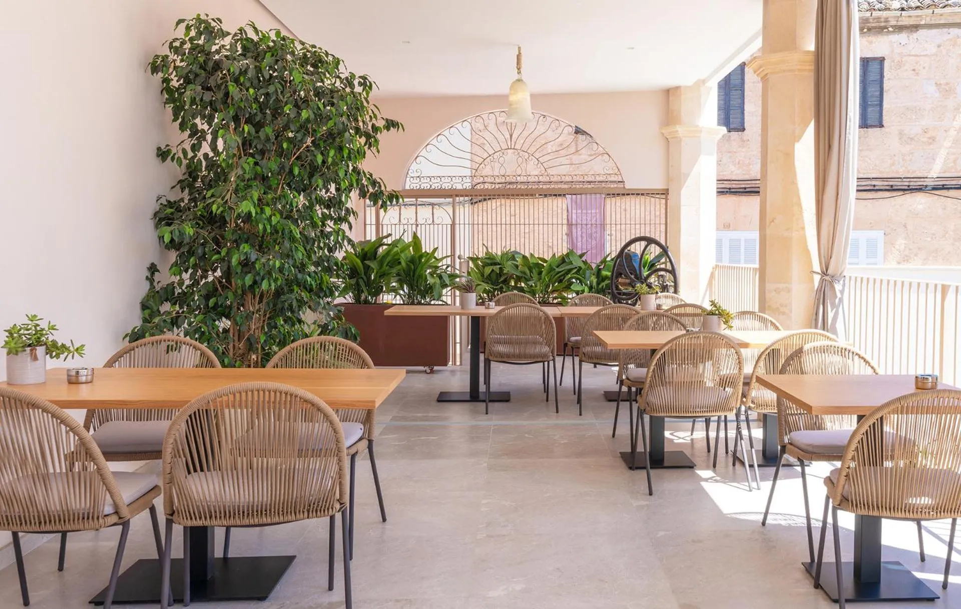 Balcony/Terrace in Ynaira hotel & Spa