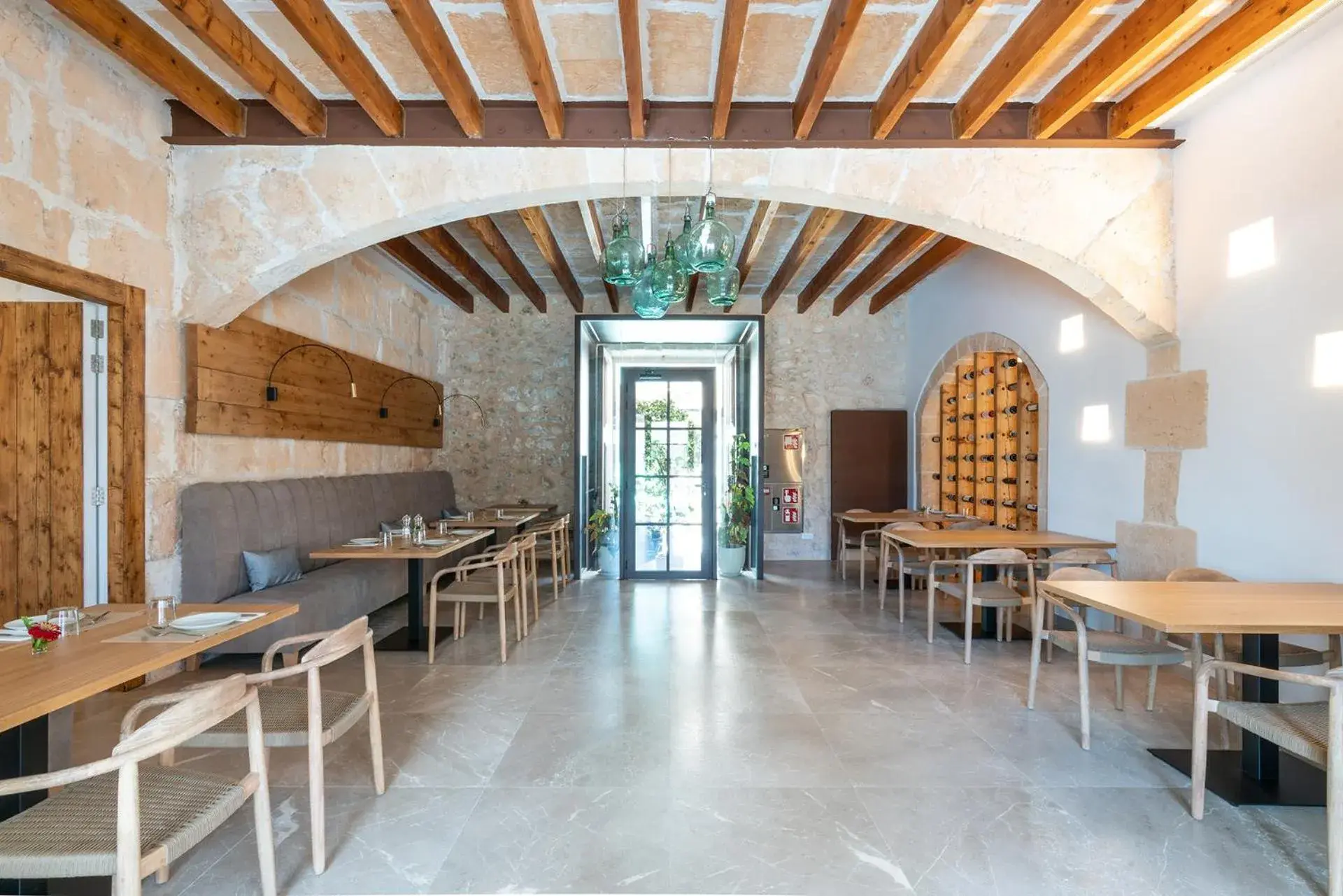 Restaurant/places to eat in Ynaira hotel & Spa Restaurant/places to eat in Ynaira hotel & Spa