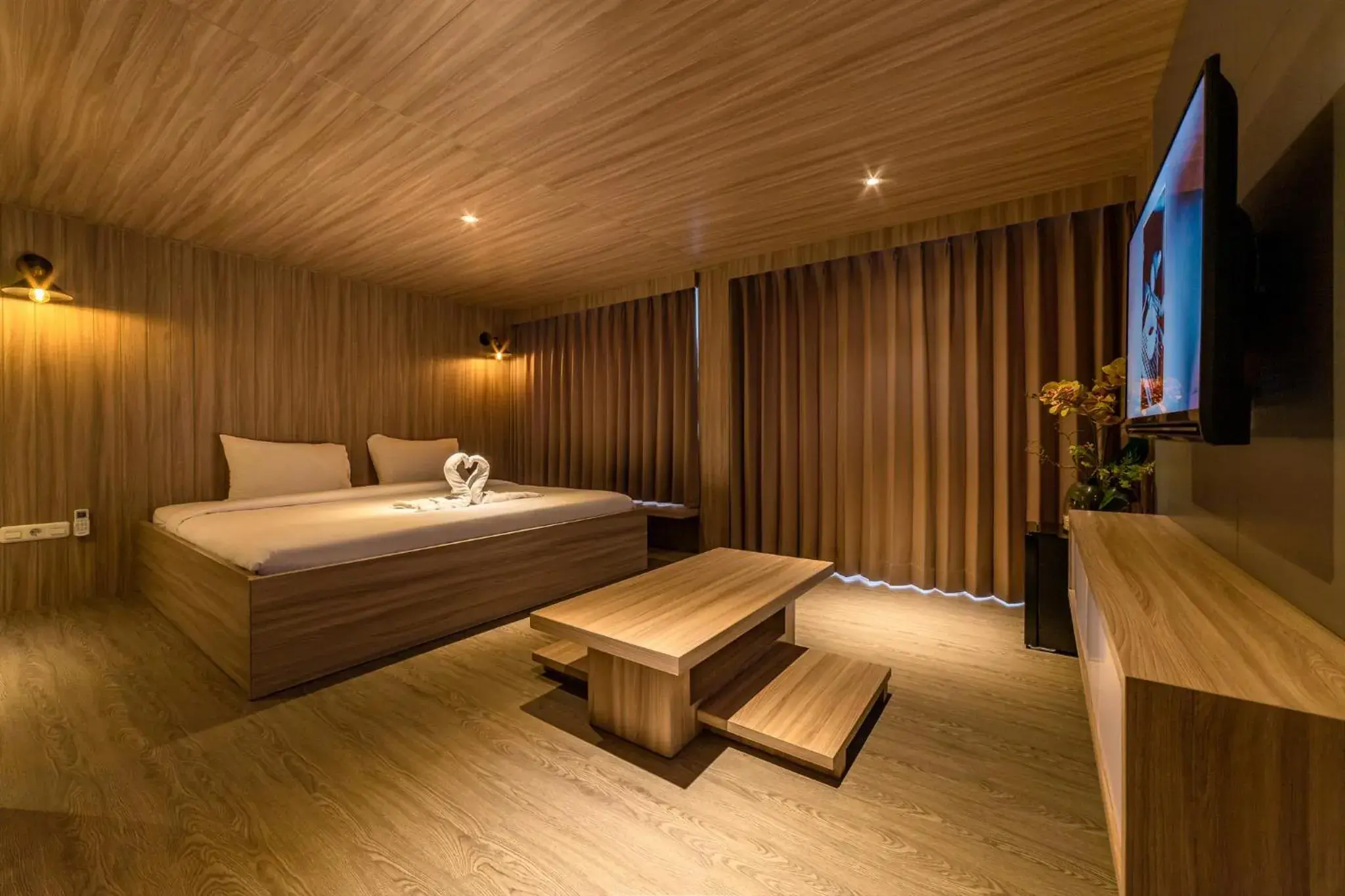 Photo of the whole room, Bed in Kontena Hotel Photo of the whole room, Bed in Kontena Hotel