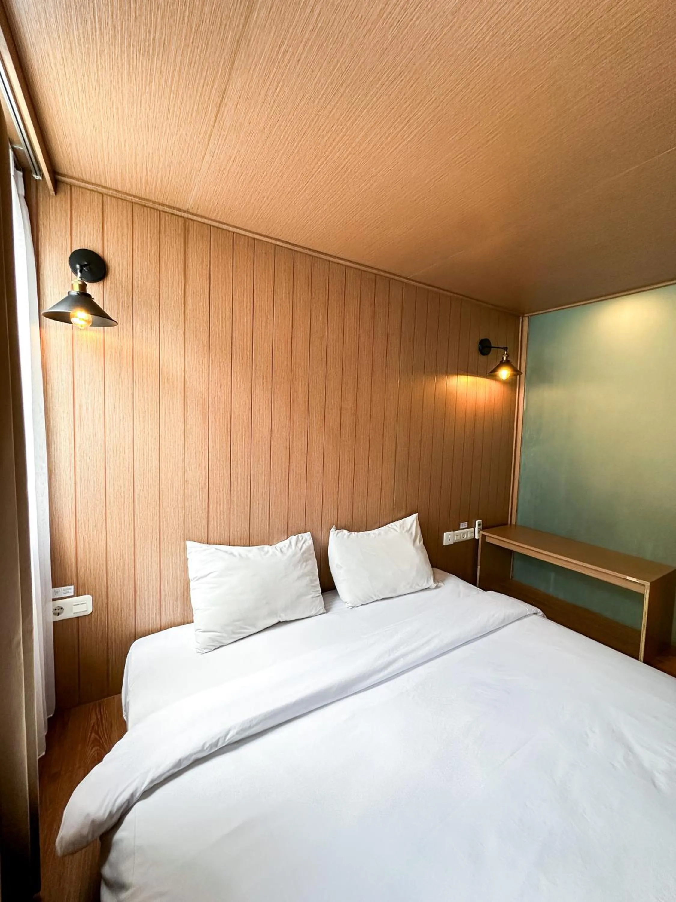 Bed in Kontena Hotel