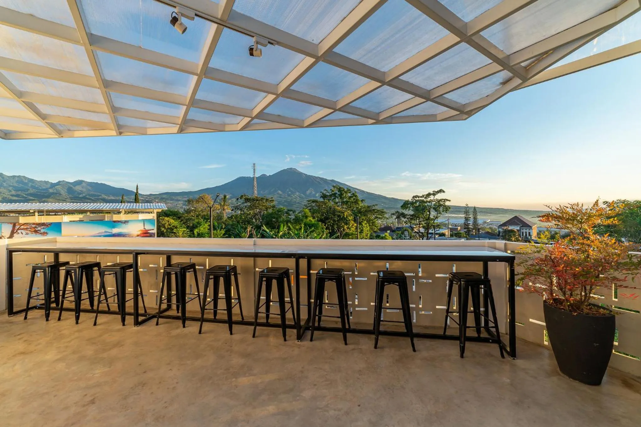 Restaurant/places to eat in Kontena Hotel