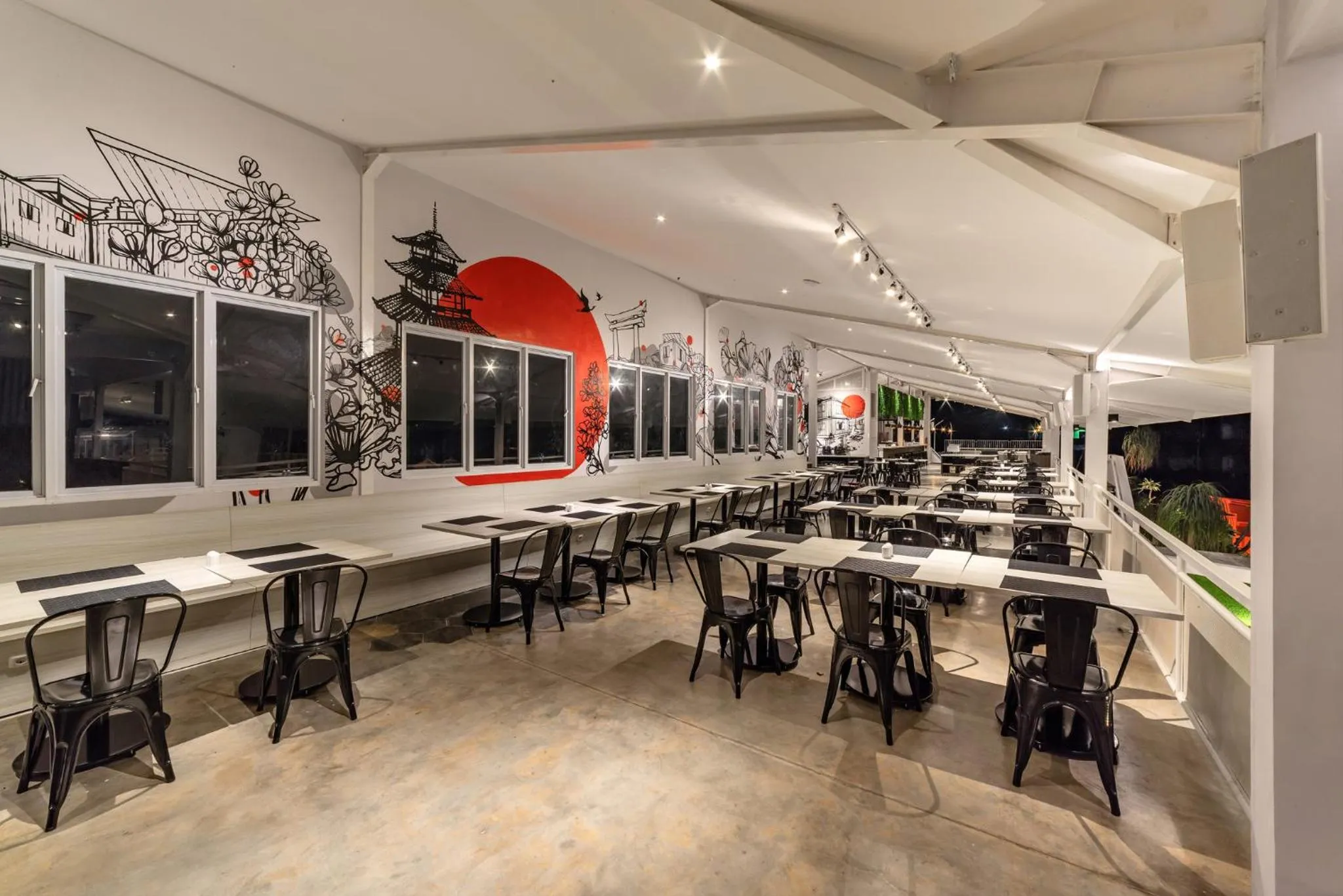 Restaurant/places to eat in Kontena Hotel