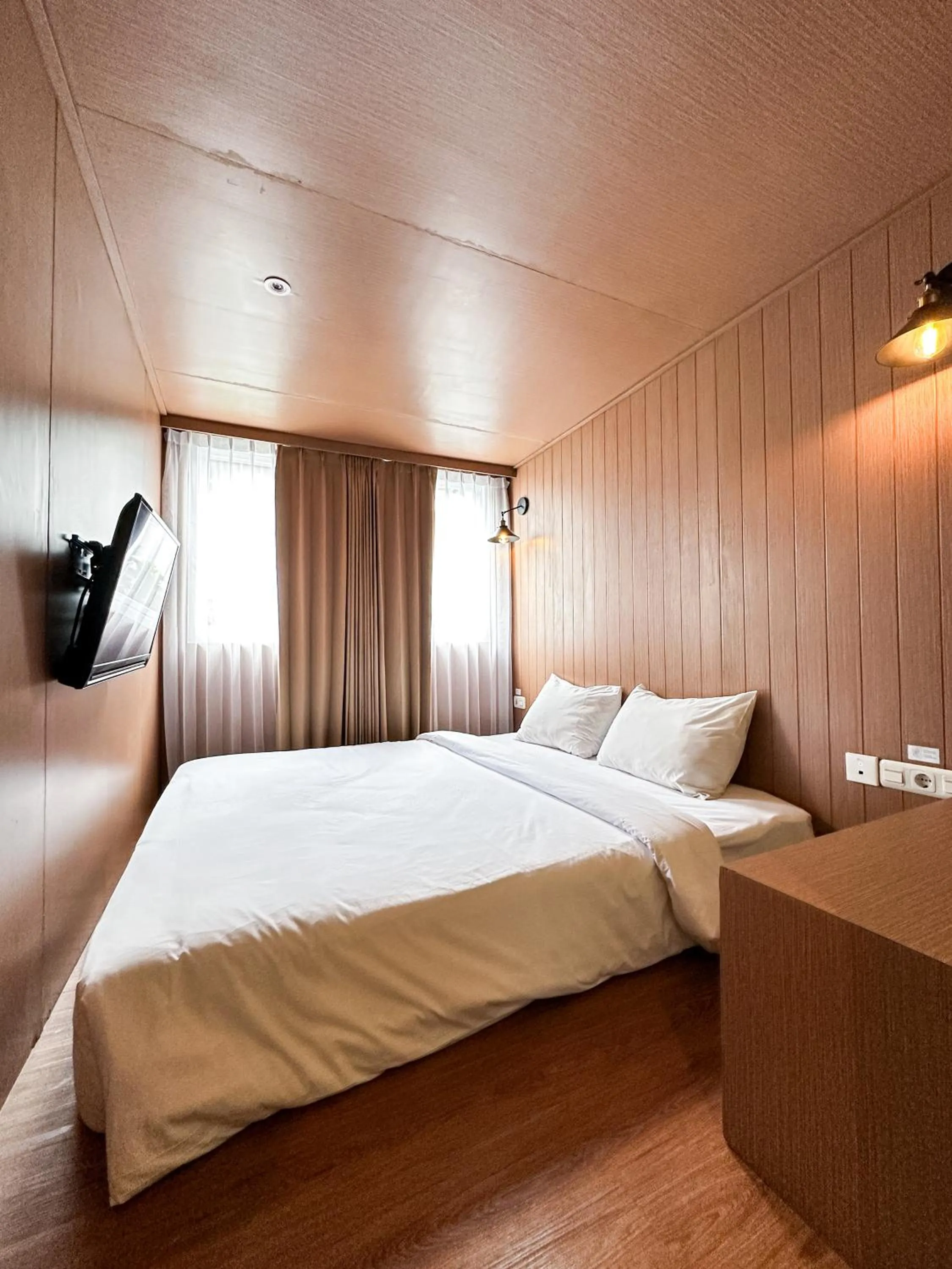 Bed in Kontena Hotel