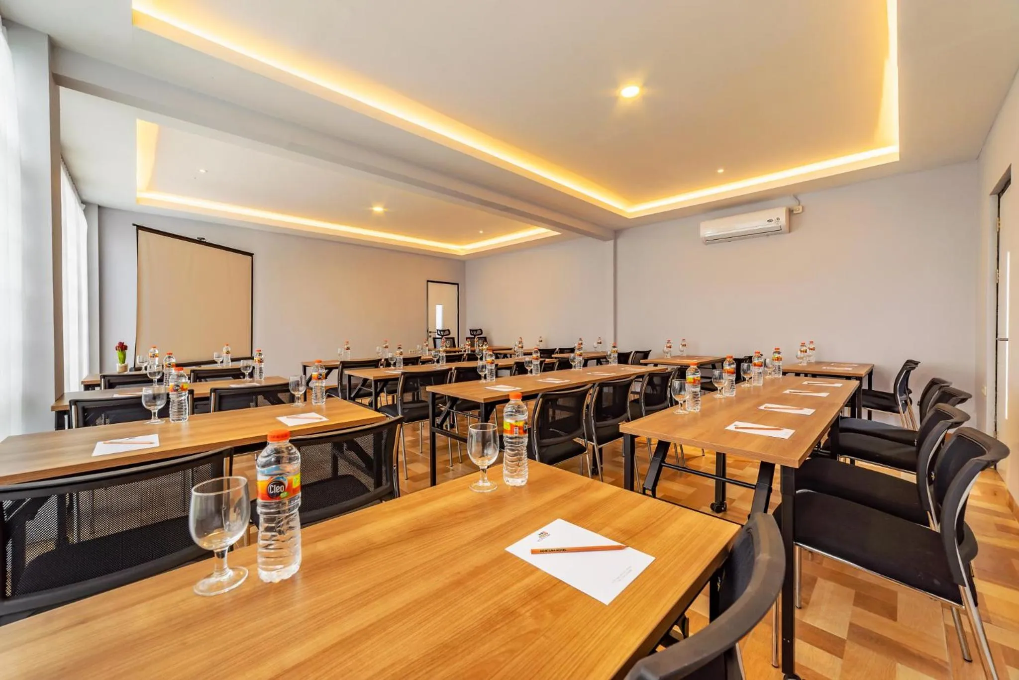 Meeting/conference room in Kontena Hotel