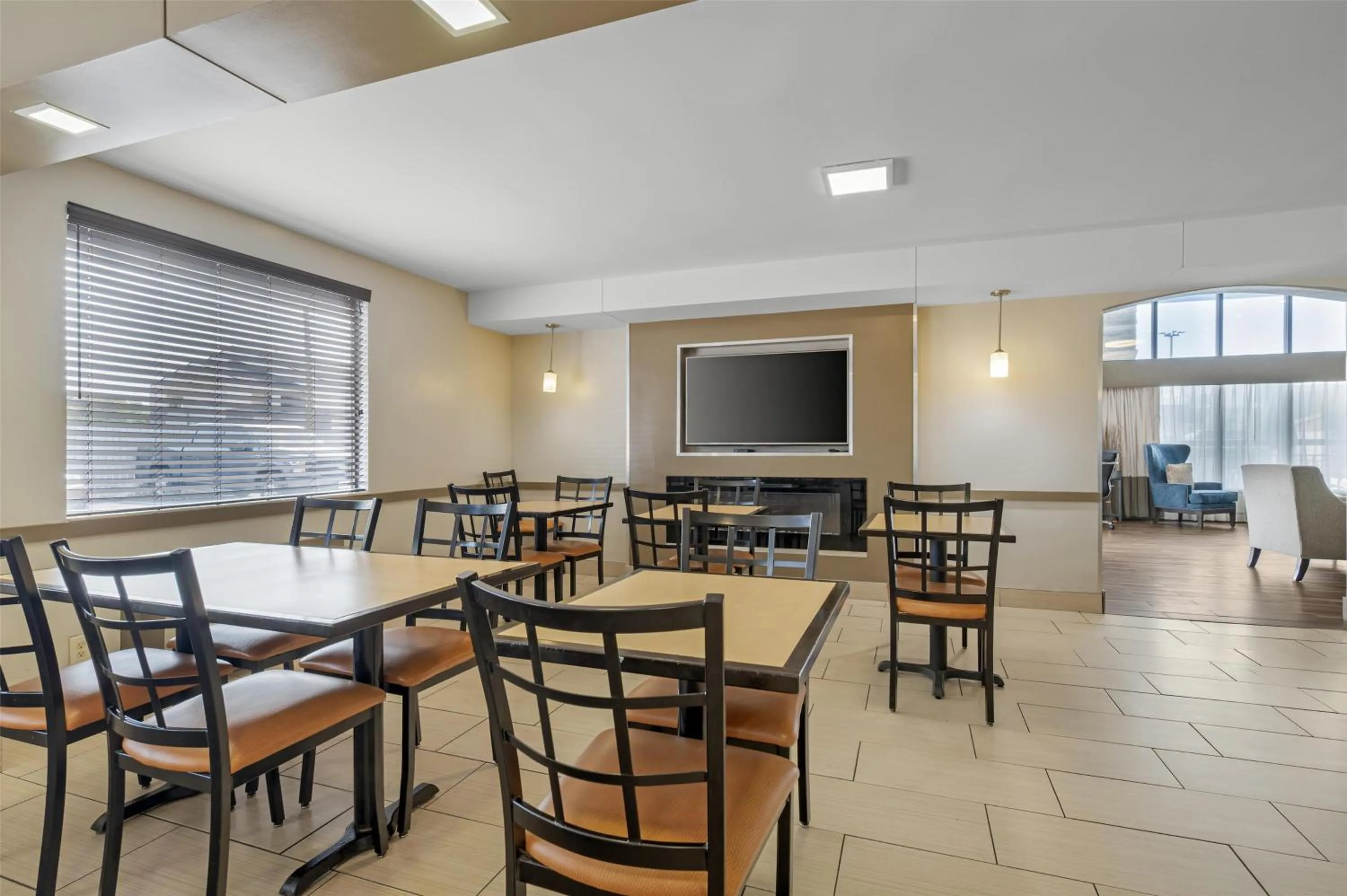 Breakfast in Best Western Center Inn