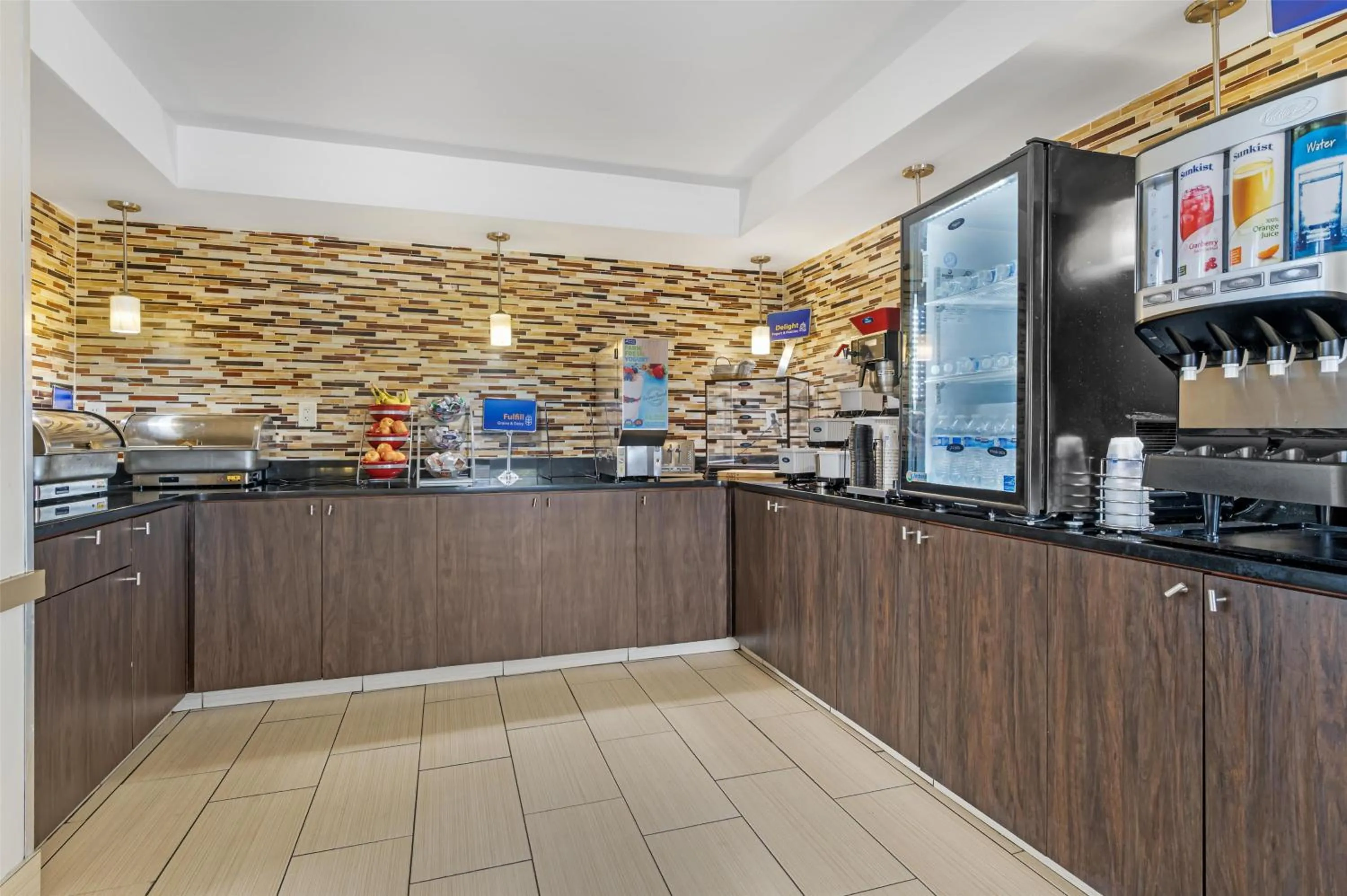 Breakfast in Best Western Center Inn