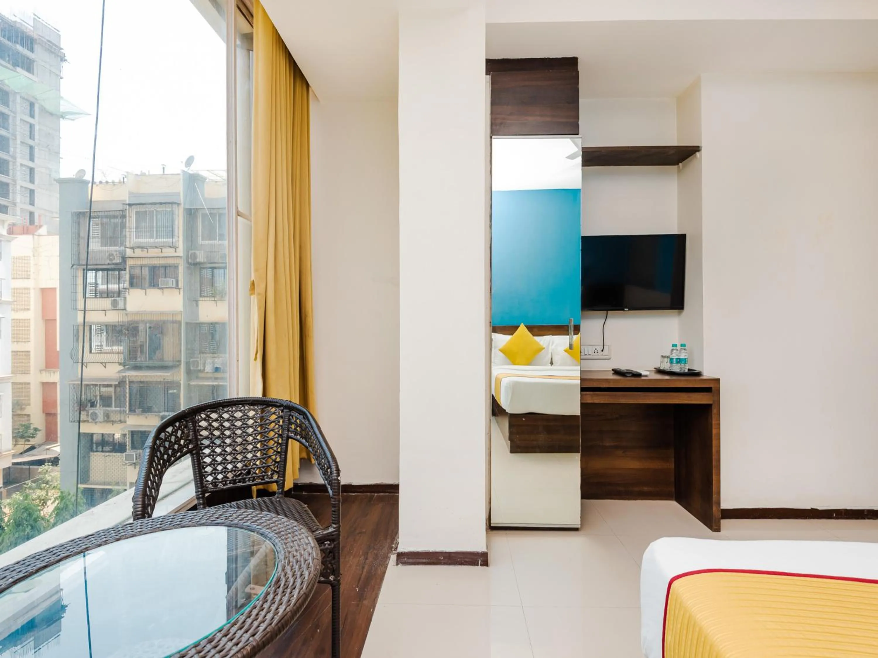 TV and multimedia in Hotel Aura - Near Malad Link Road