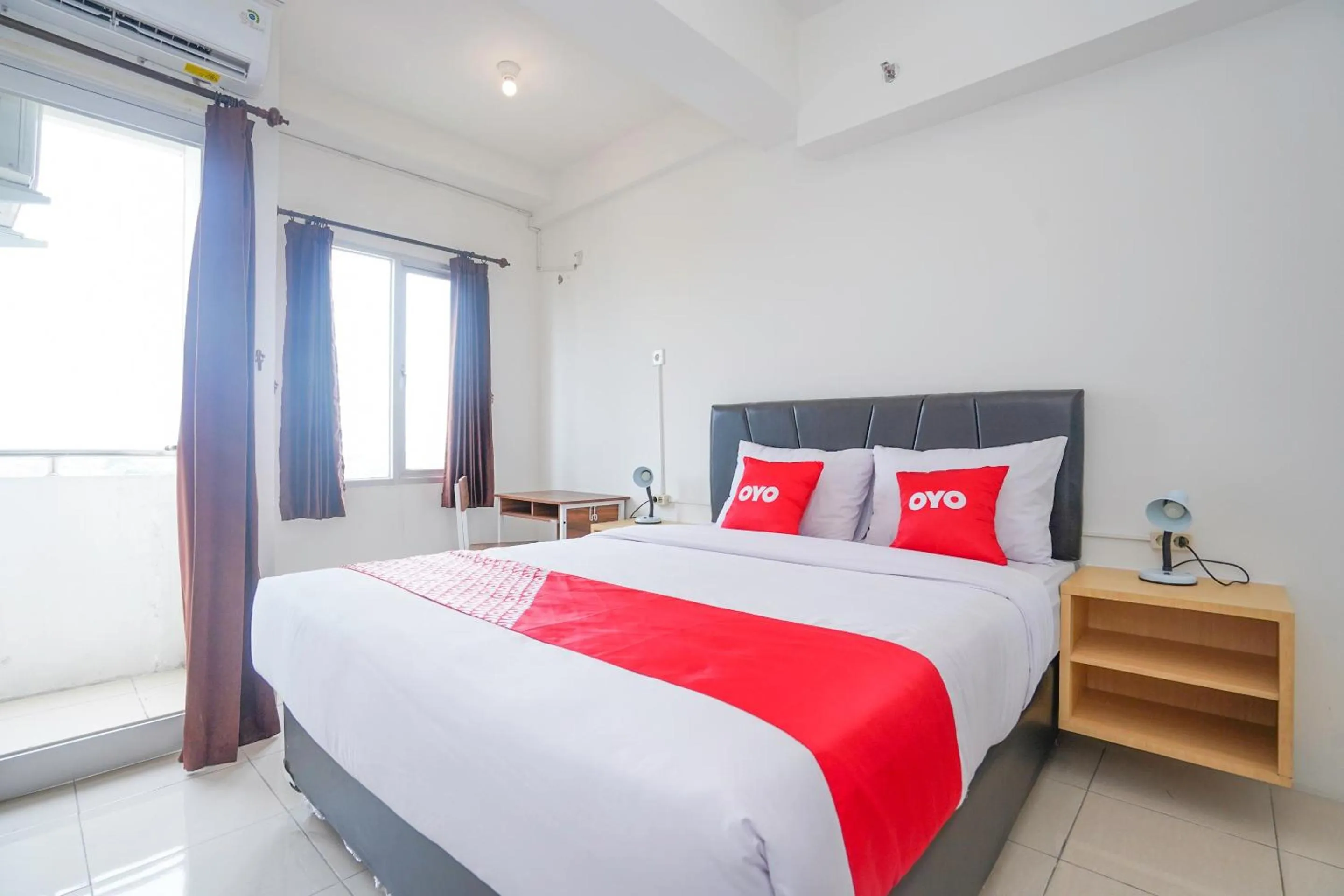 Bedroom, Bed in Capital O 91962 Pavilion Permata Surabaya