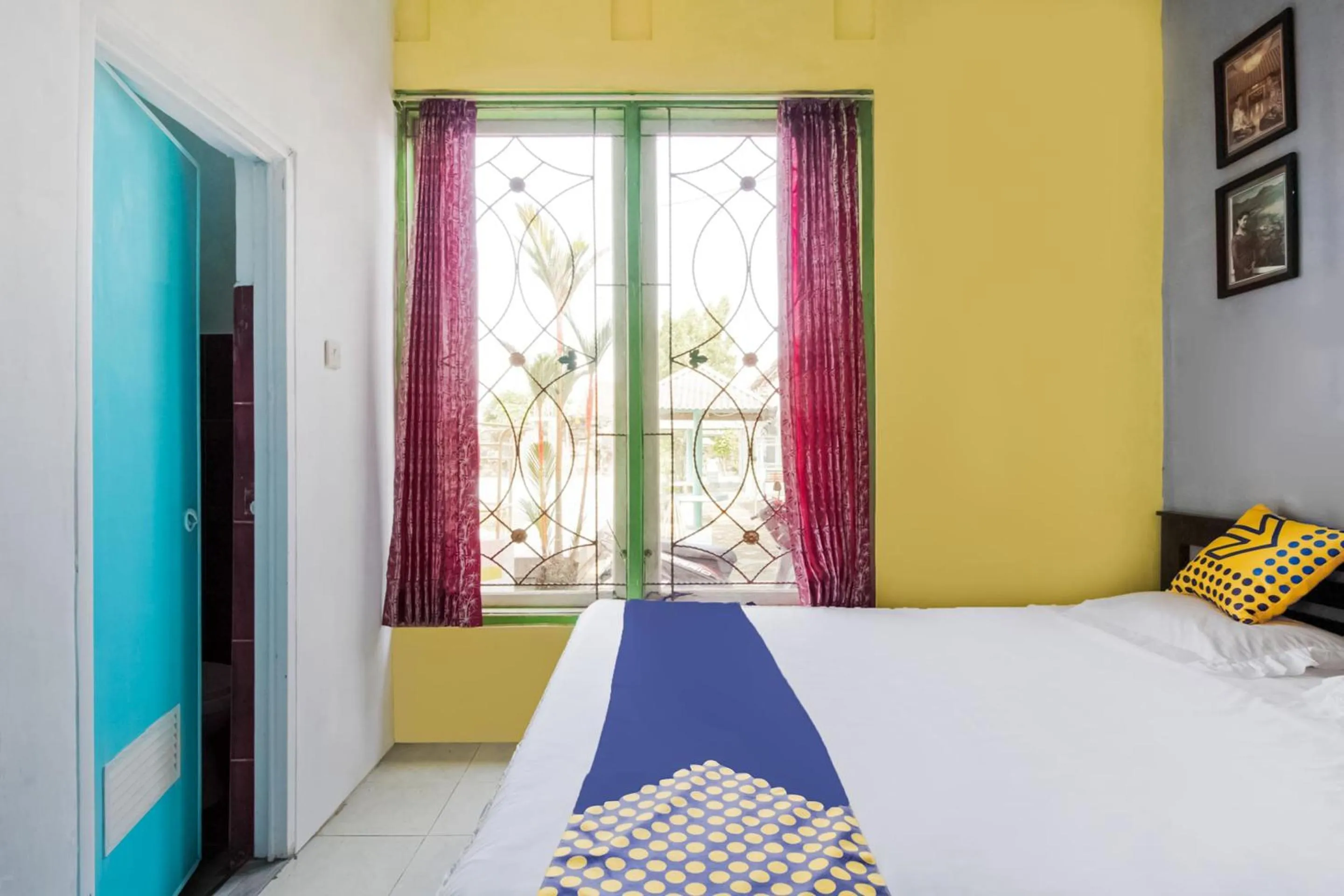 Bedroom, Bed in Hotel O Villa Tirta Melati Syariah