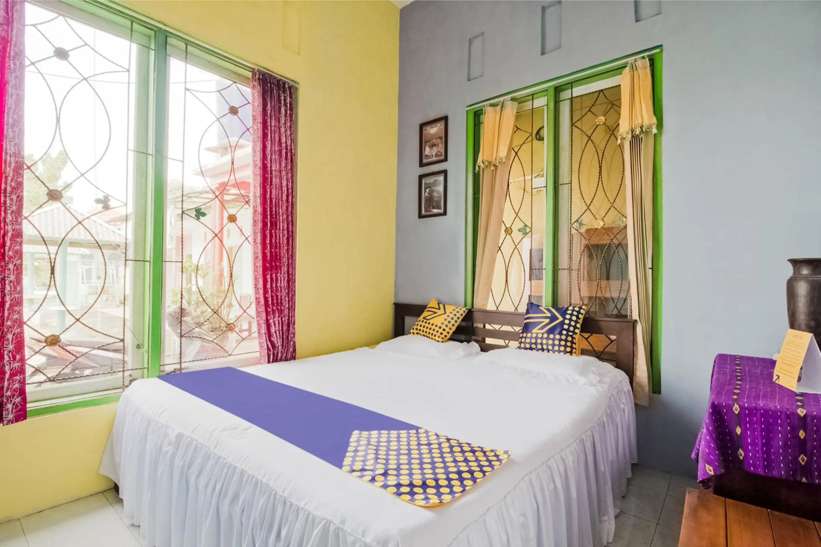 Bedroom, Bed in Hotel O Villa Tirta Melati Syariah