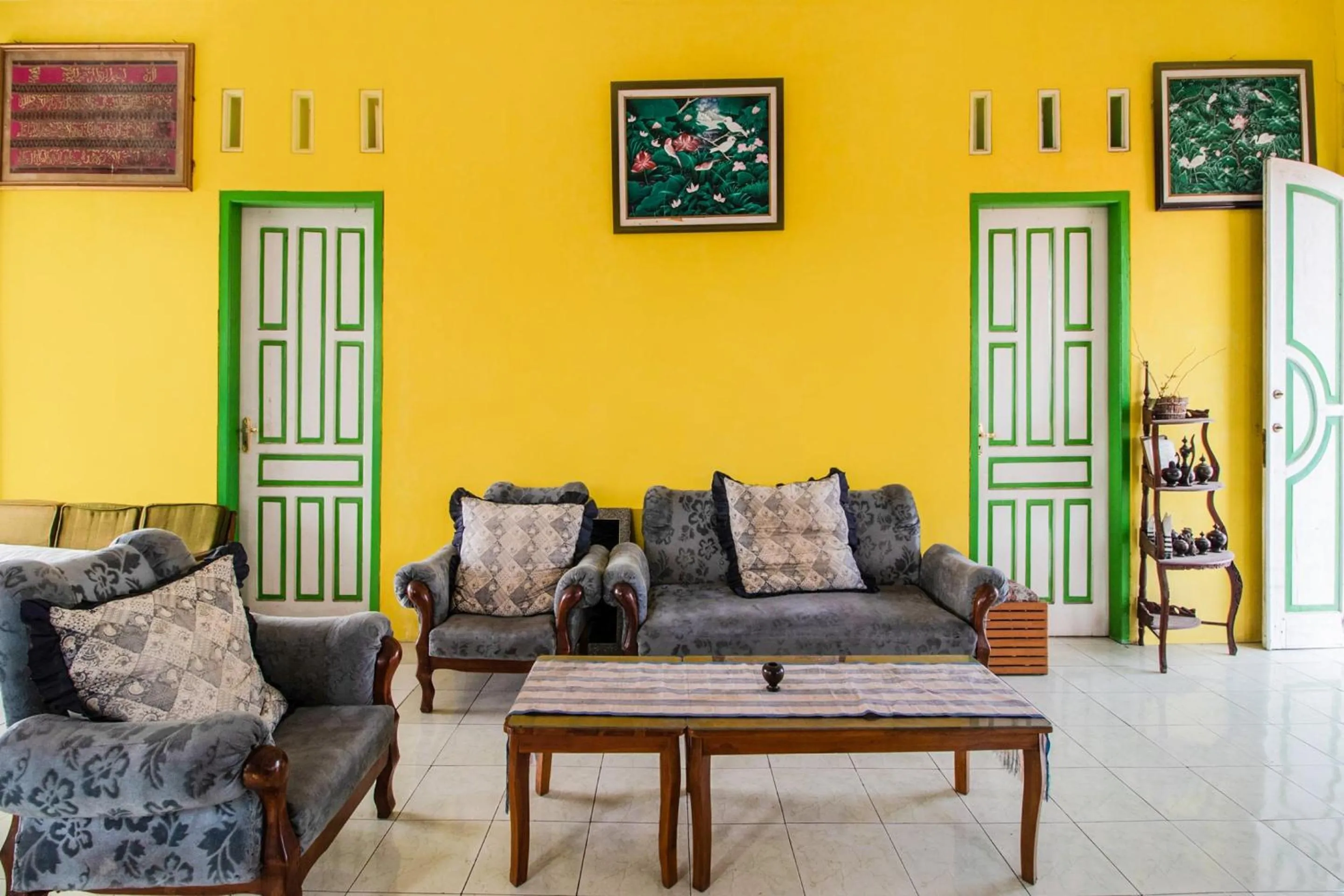 Lobby or reception in Hotel O Villa Tirta Melati Syariah