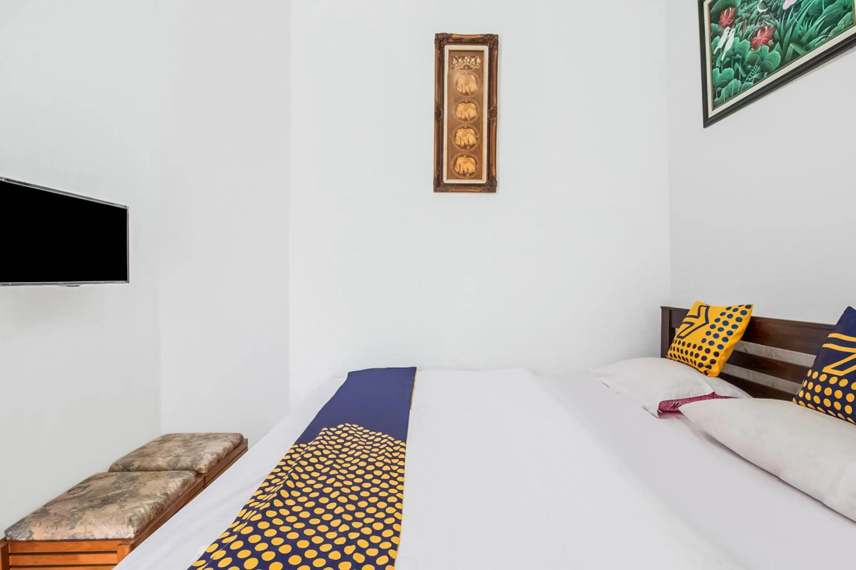 Bedroom, Bed in Hotel O Villa Tirta Melati Syariah