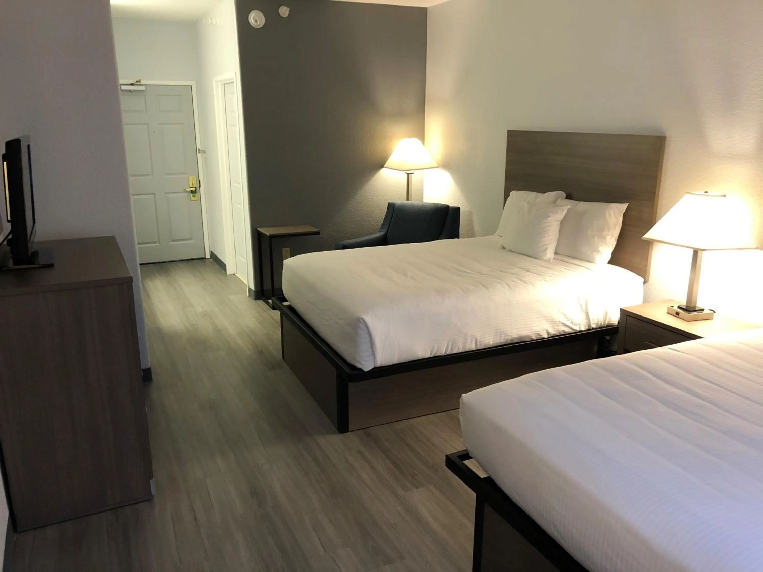 Bed in GreenTree Inn Denver Tech Center