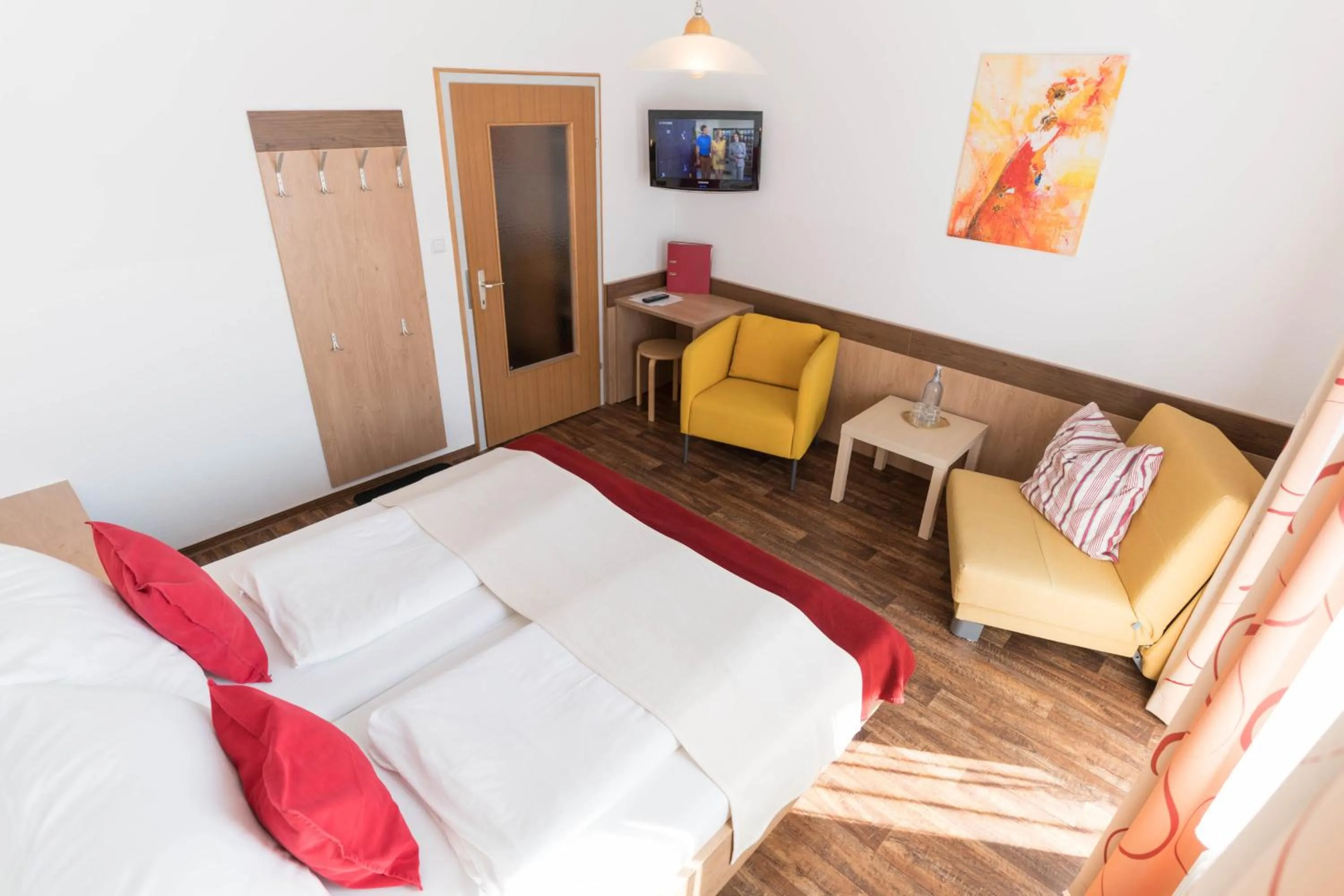 Photo of the whole room in Sonnenhügel