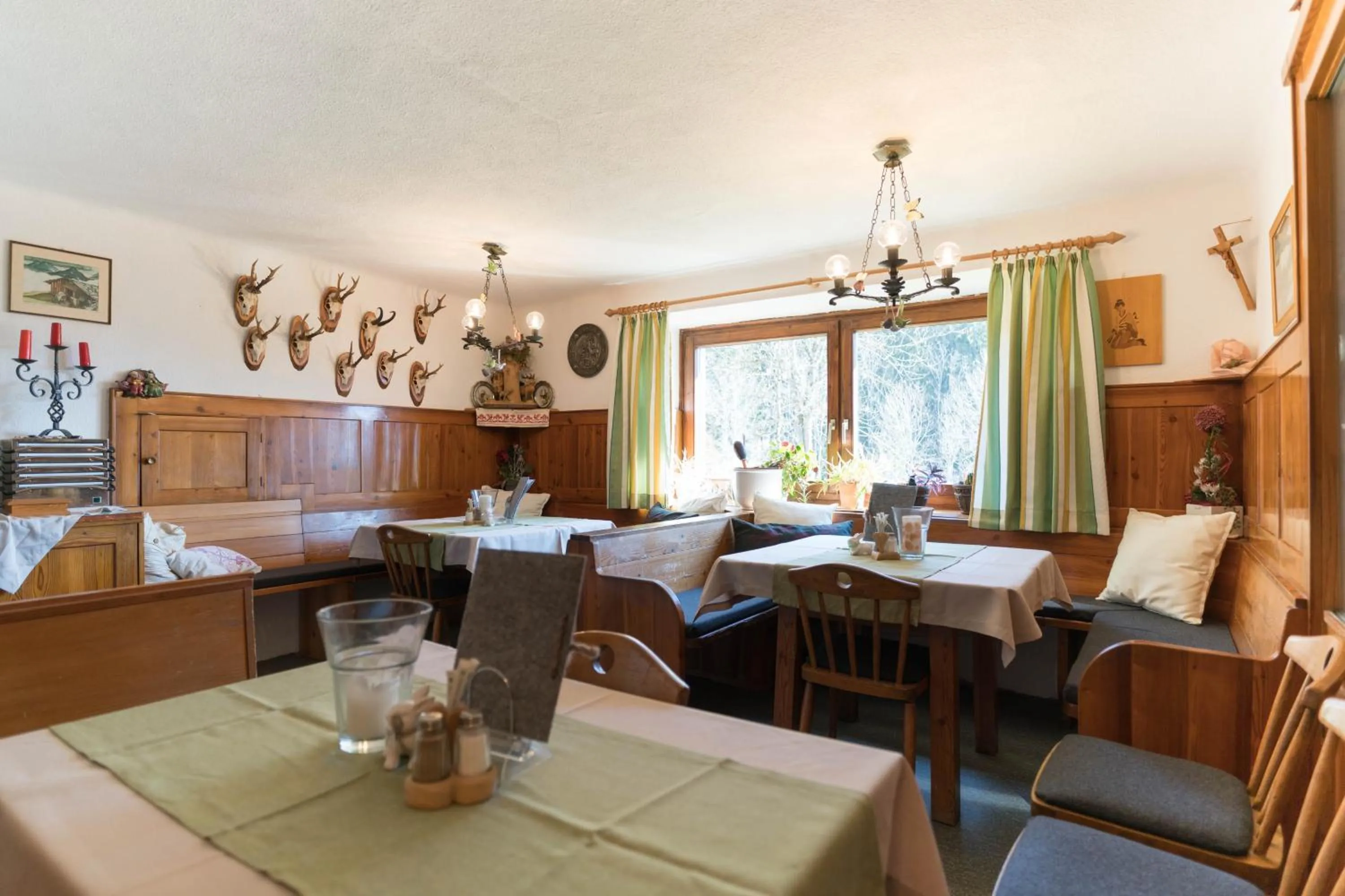 Restaurant/places to eat in Sonnenhügel