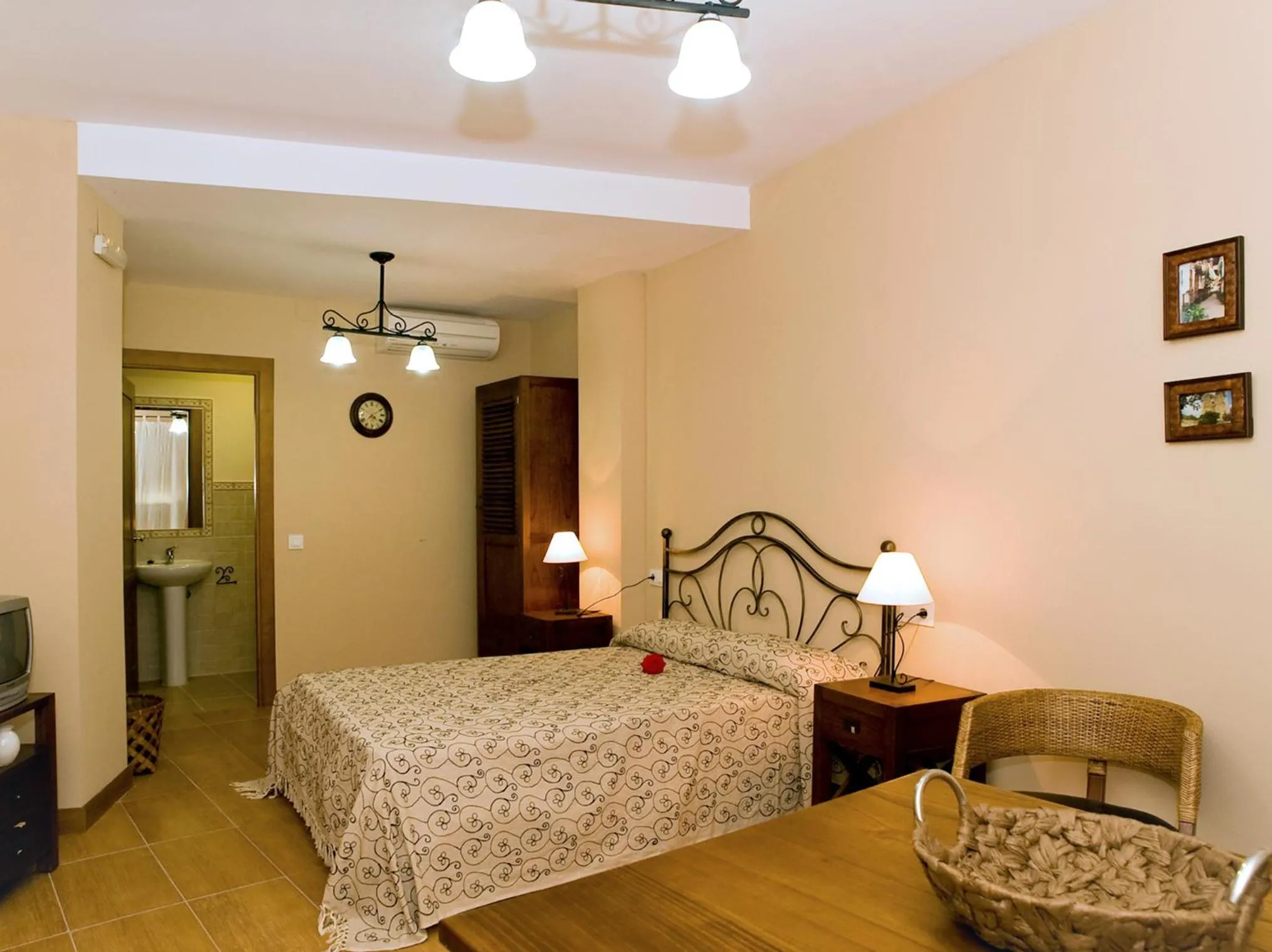 Photo of the whole room, Bed in Apartamentos Rurales La Vera