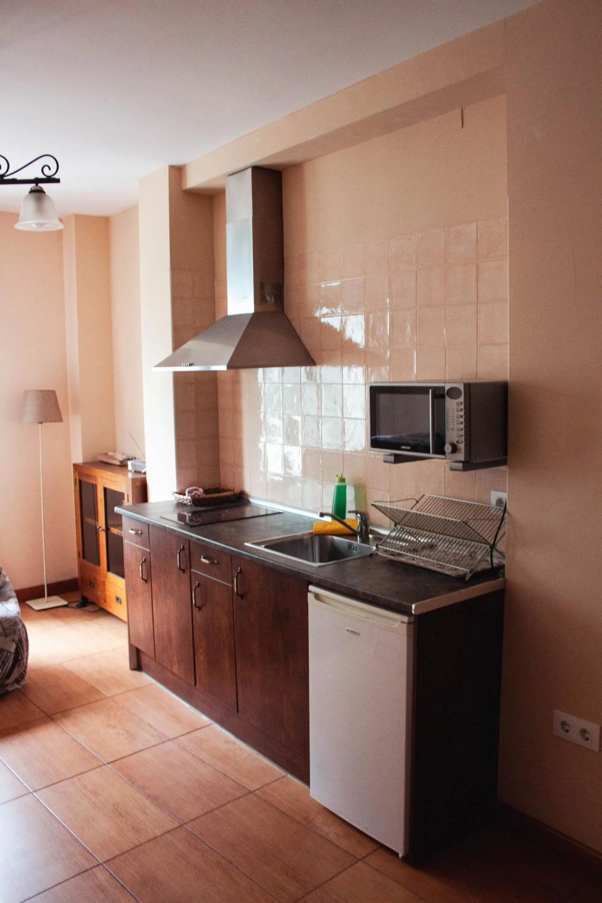 Kitchen or kitchenette in Apartamentos Rurales La Vera