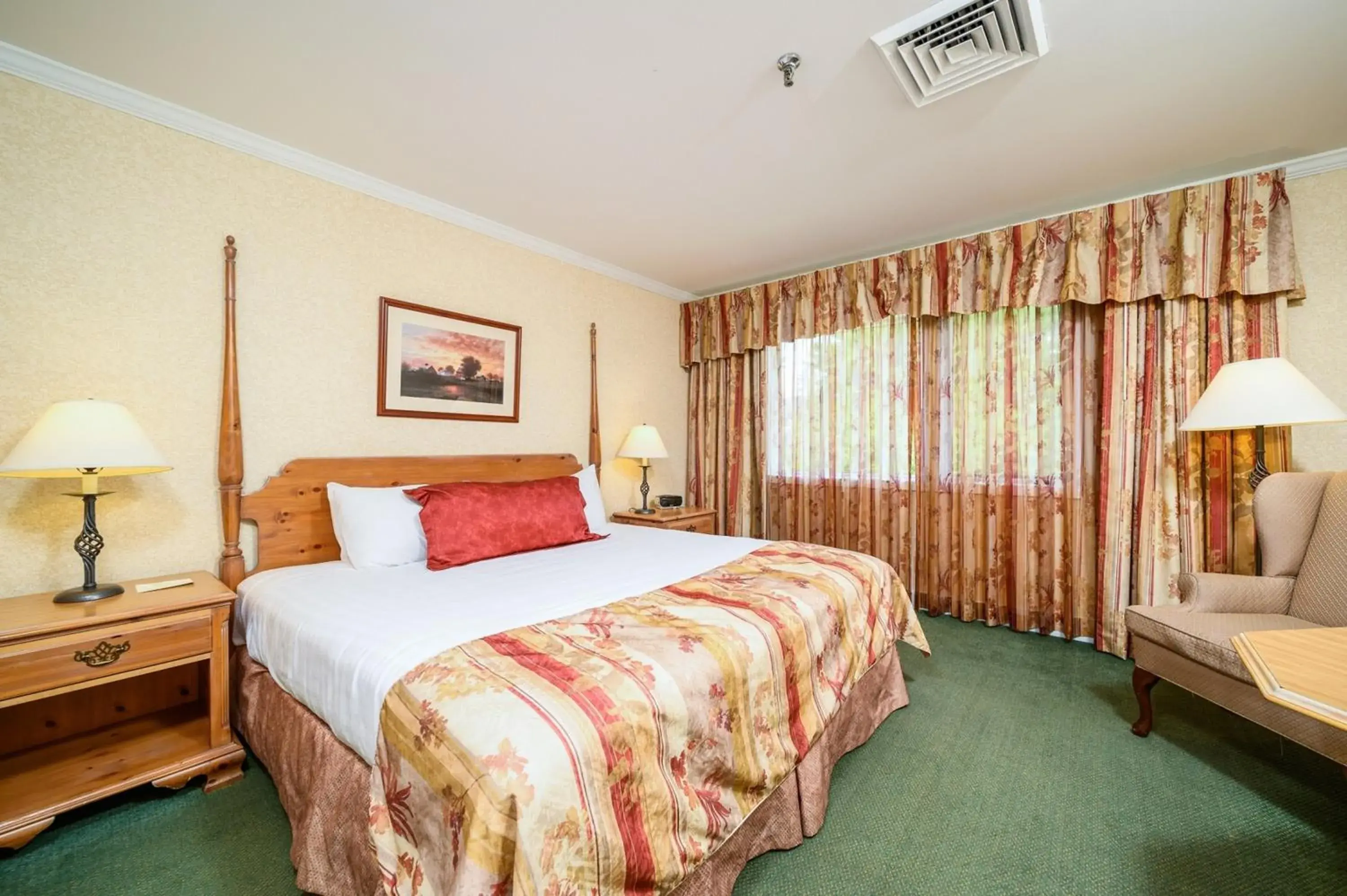 Deluxe King Room - single occupancy - Max 2 People Including Children in Stoweflake Mountain Resort & Spa Deluxe King Room - single occupancy - Max 2 People Including Children in Stoweflake Mountain Resort & Spa