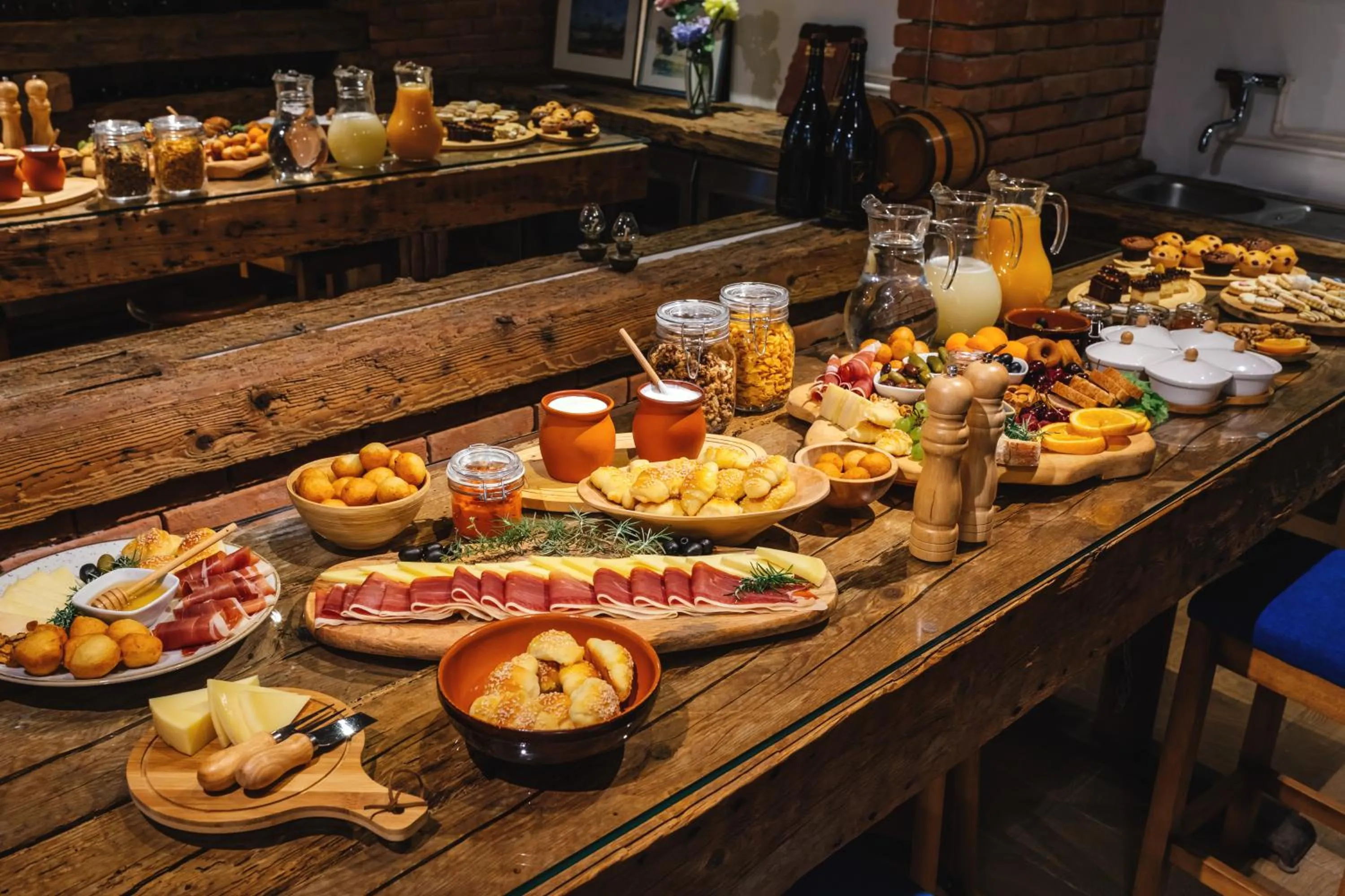 Food and drinks in Boutique Hotel Blanc & Bleu - Capitano