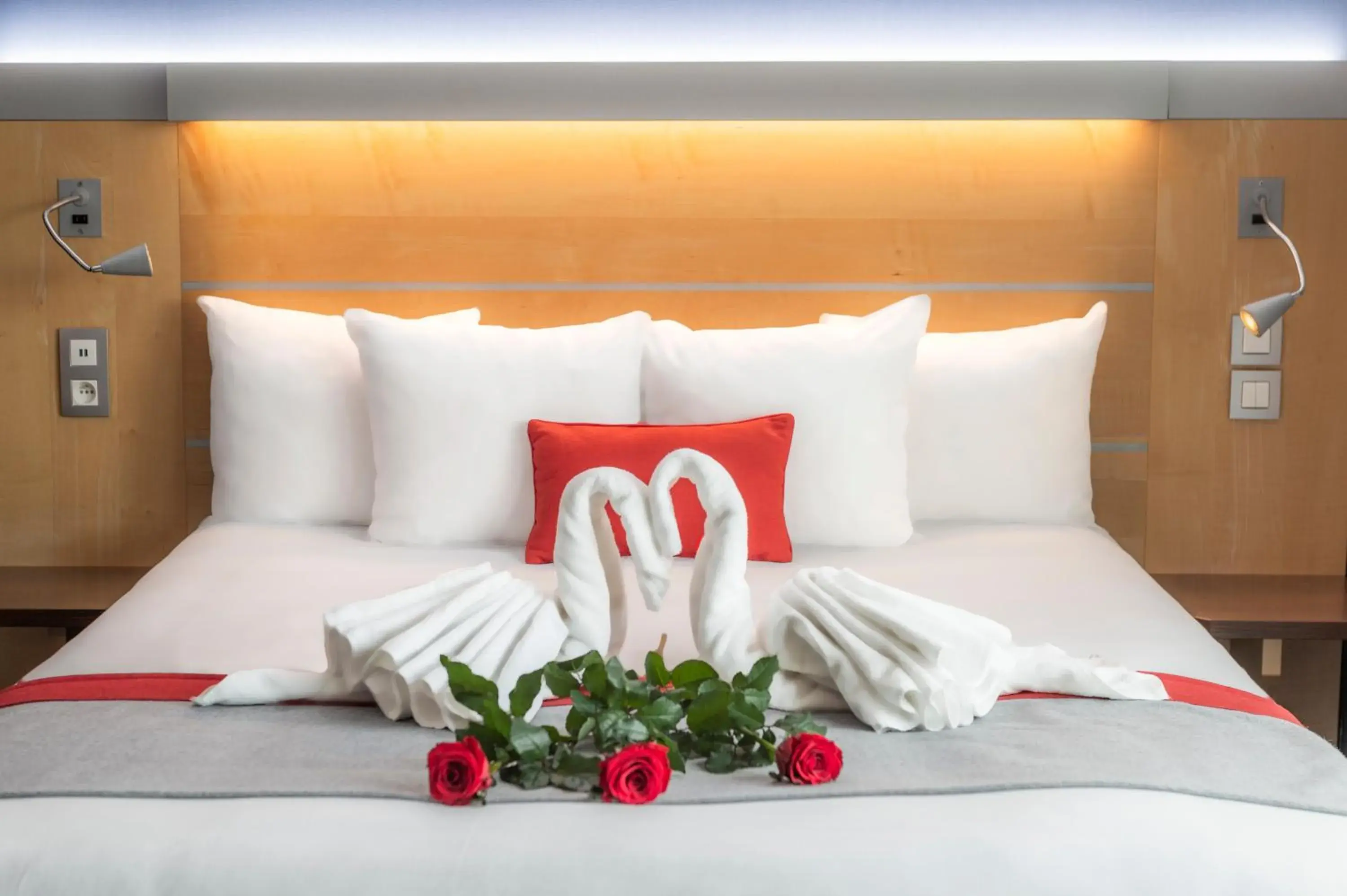 VIP, Bed in Holiday Inn Express Paris-Canal De La Villette by IHG VIP, Bed in Holiday Inn Express Paris-Canal De La Villette by IHG