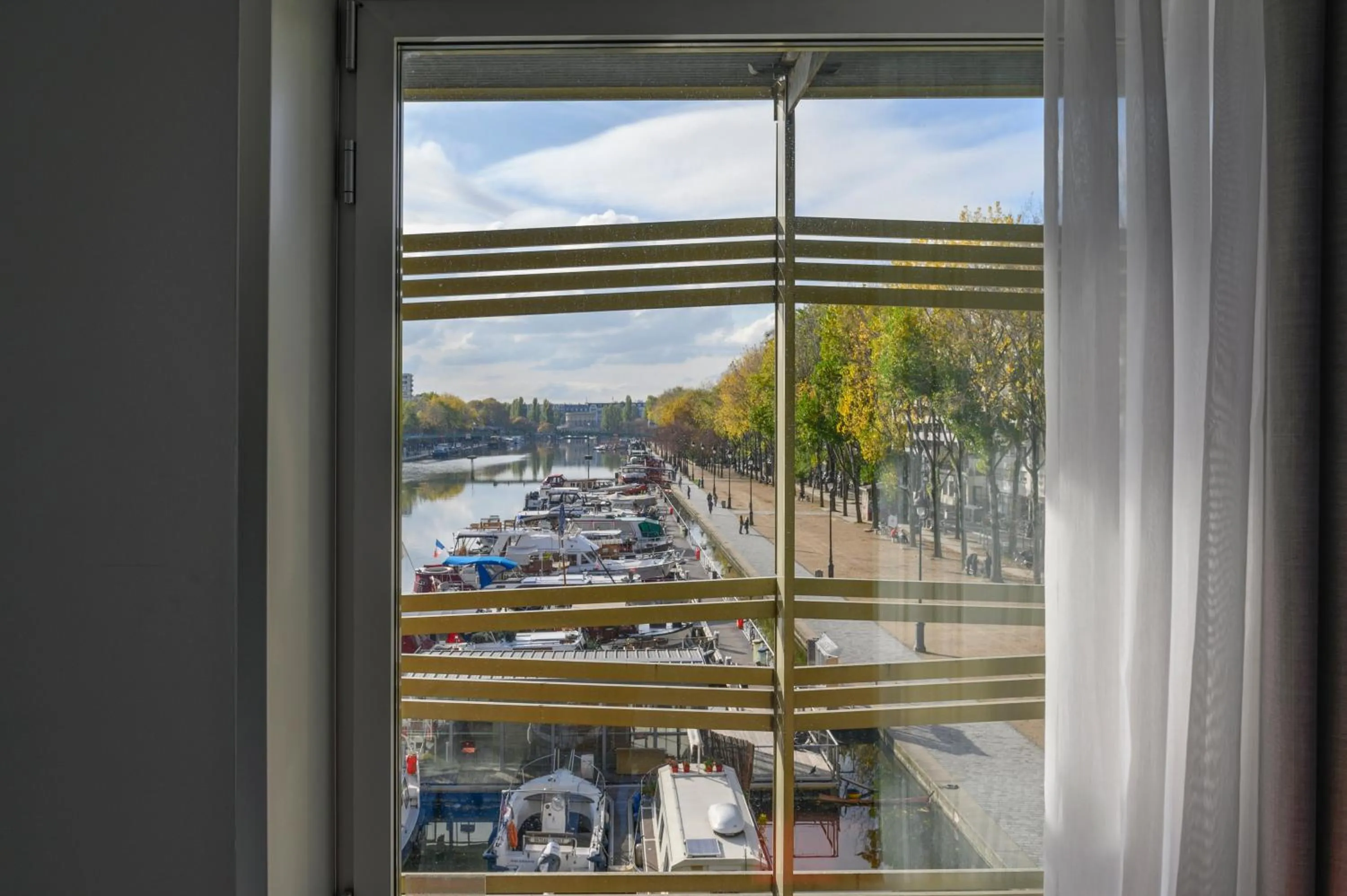 Photo of the whole room in Holiday Inn Express Paris-Canal De La Villette by IHG