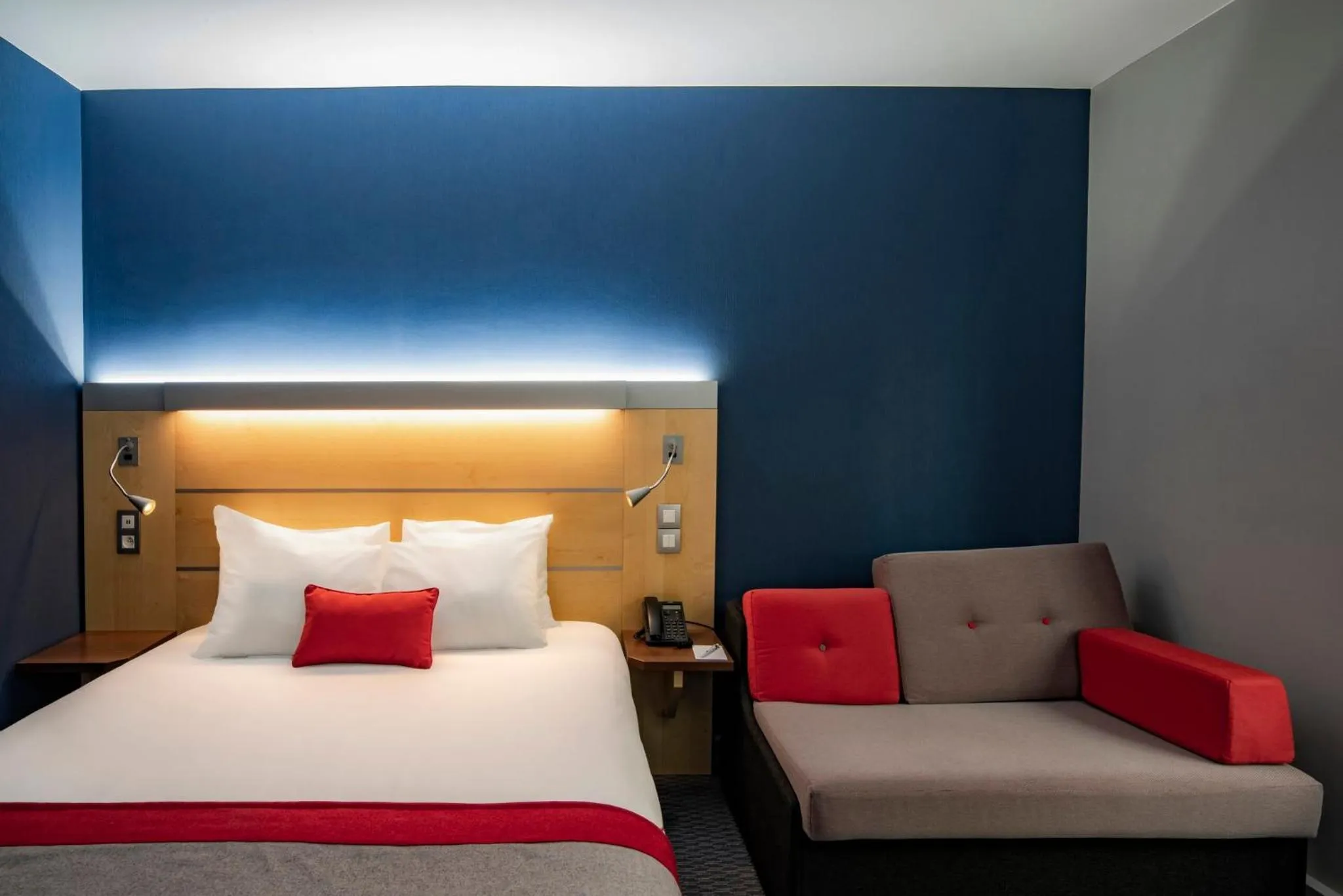 Photo of the whole room, Bed in Holiday Inn Express Paris-Canal De La Villette by IHG