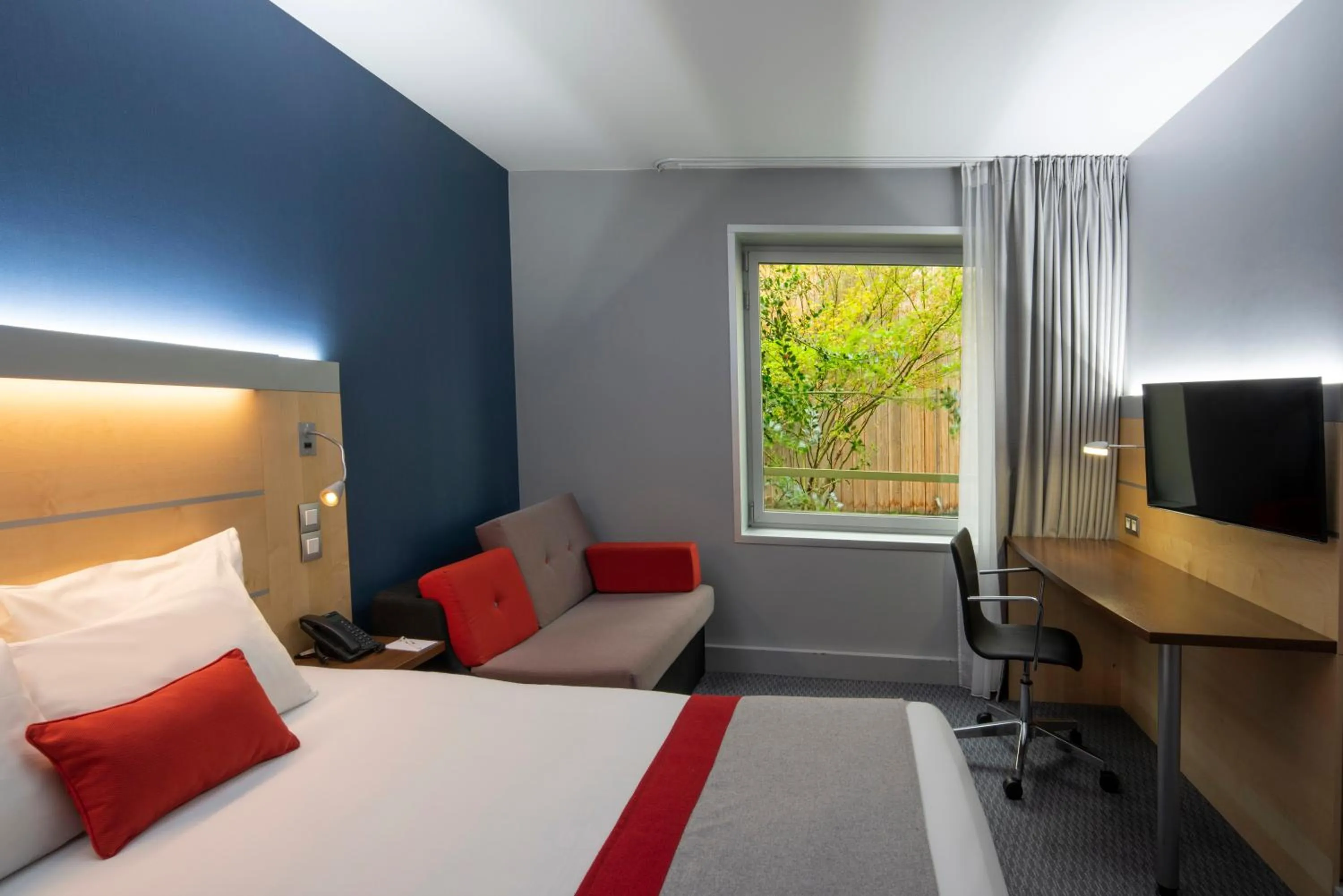Photo of the whole room, Bed in Holiday Inn Express Paris-Canal De La Villette by IHG