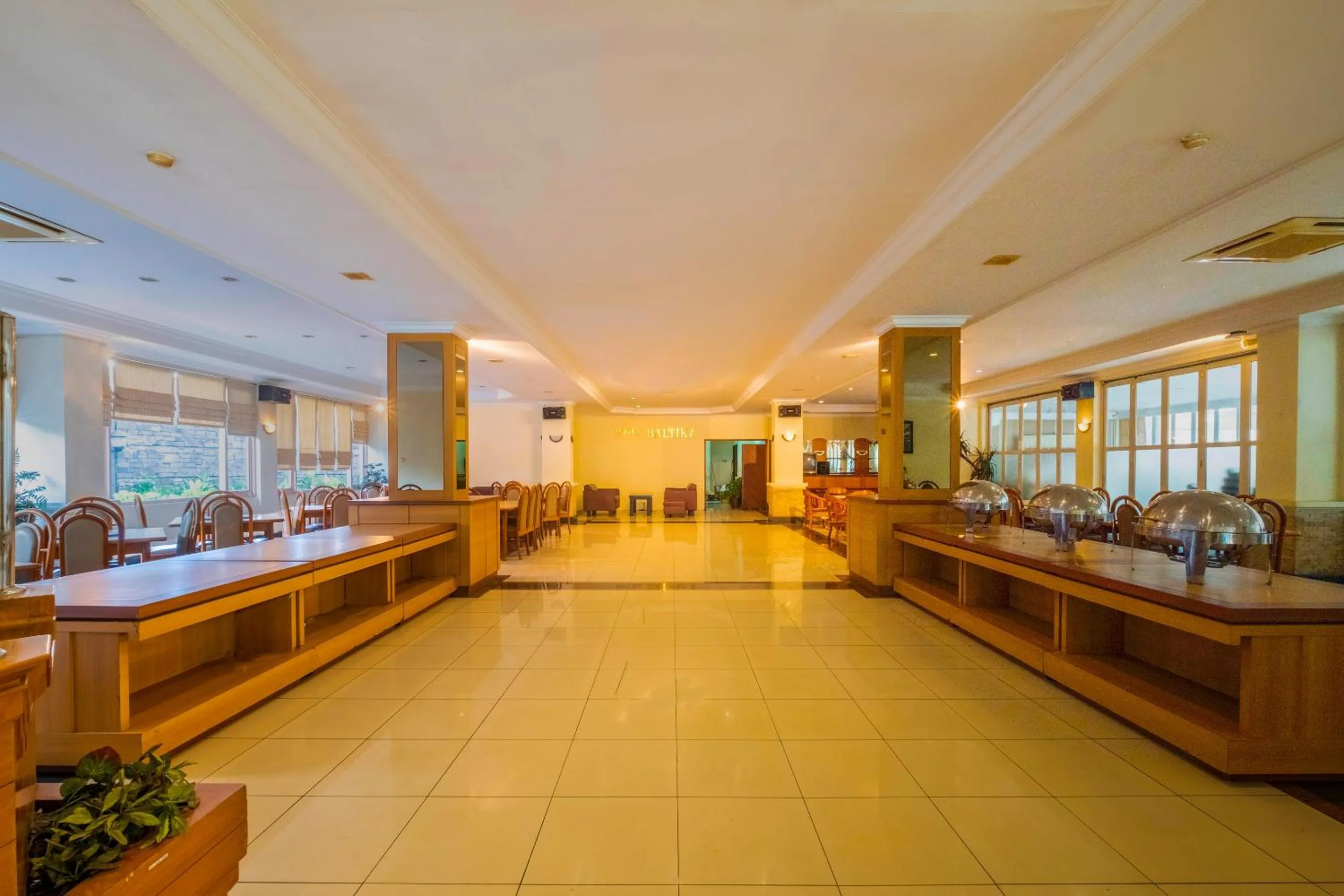 Dining area in Collection O 25 Hotel Baltika