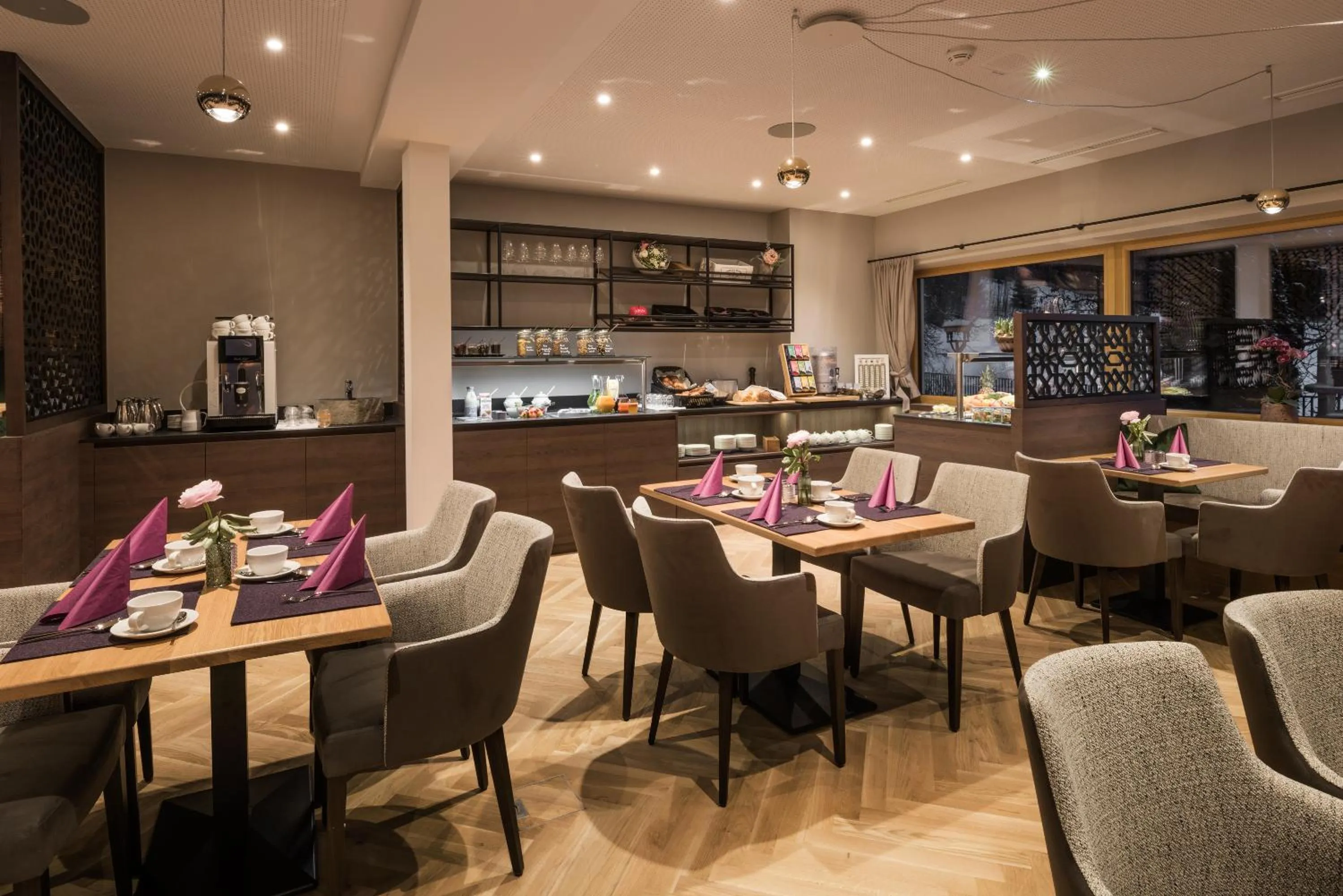 Buffet breakfast in Hotel Hennersberg