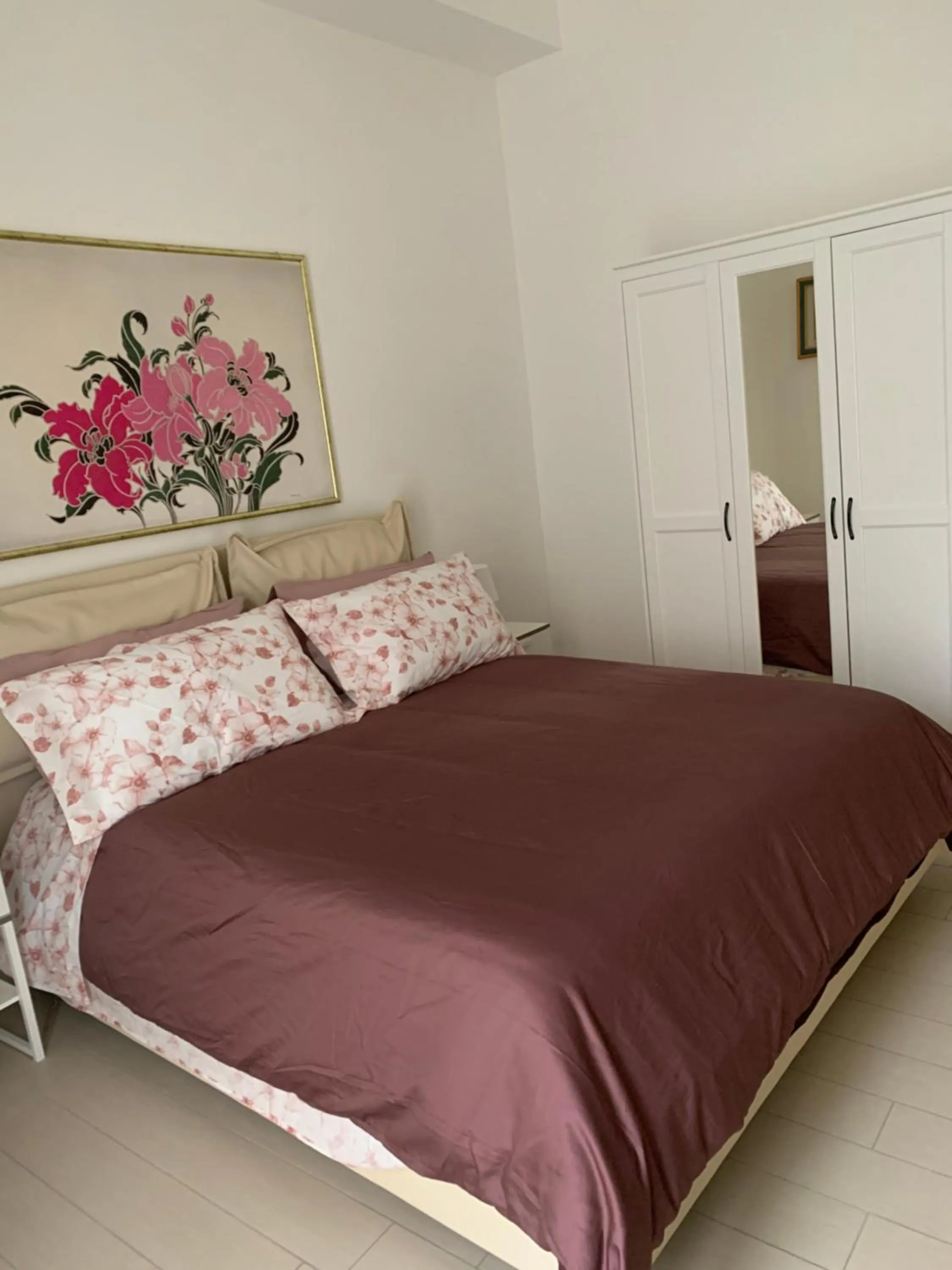 Bed in Central palace