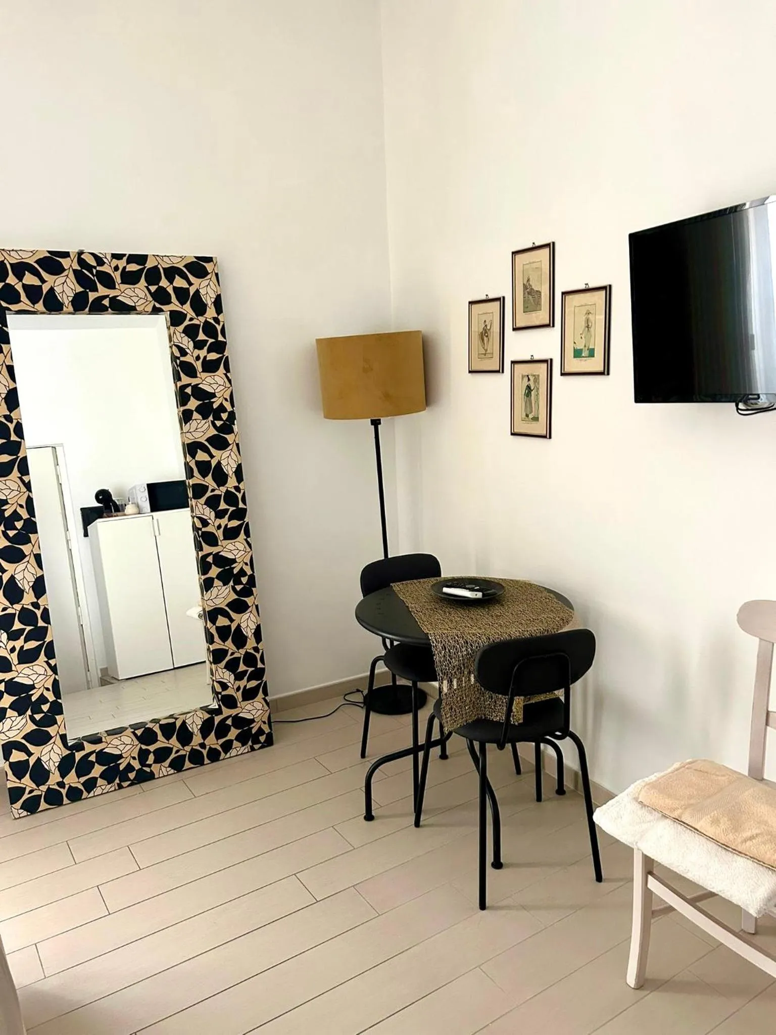 Seating area in Central palace