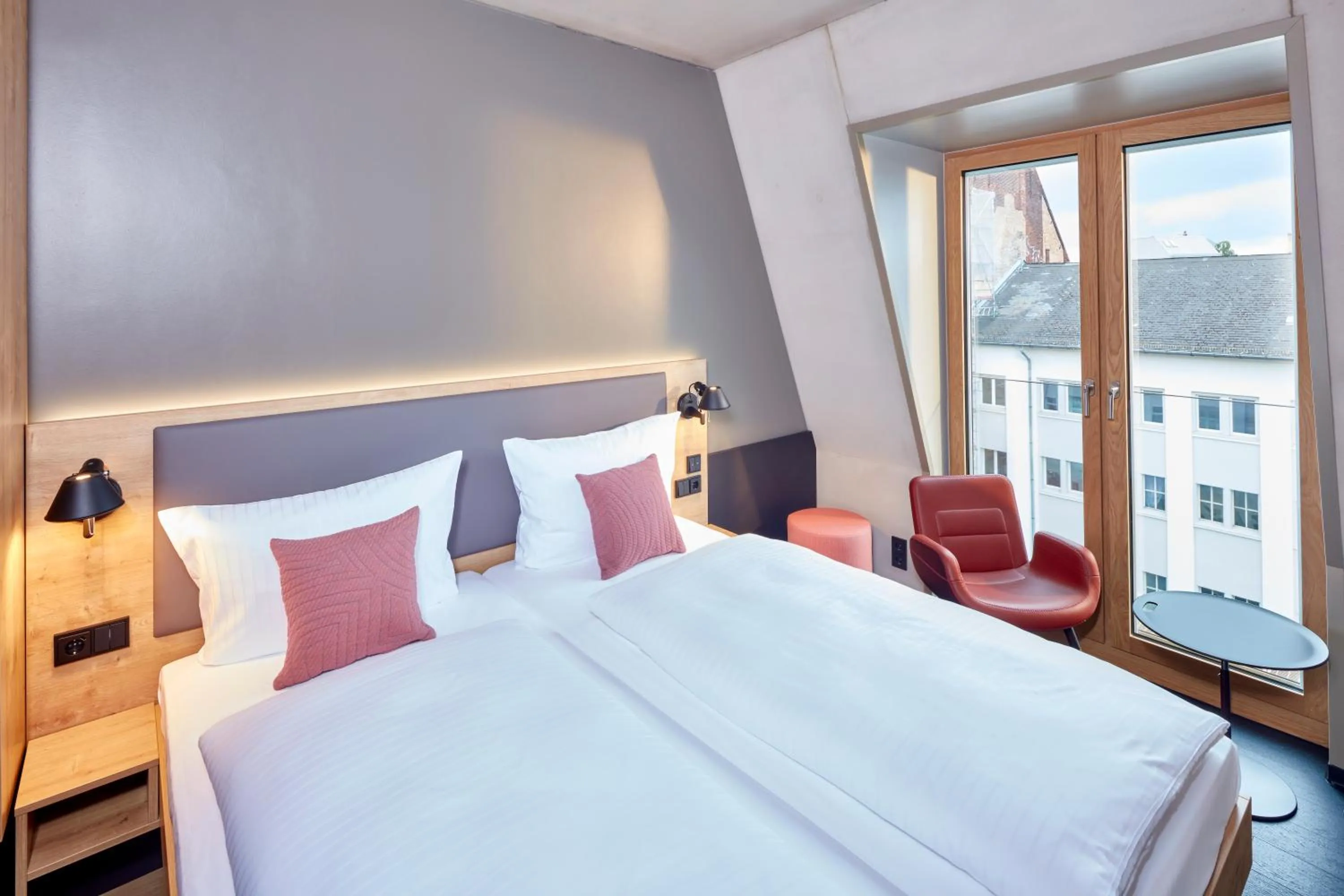 Photo of the whole room, Bed in aletto Hotel Potsdamer Platz