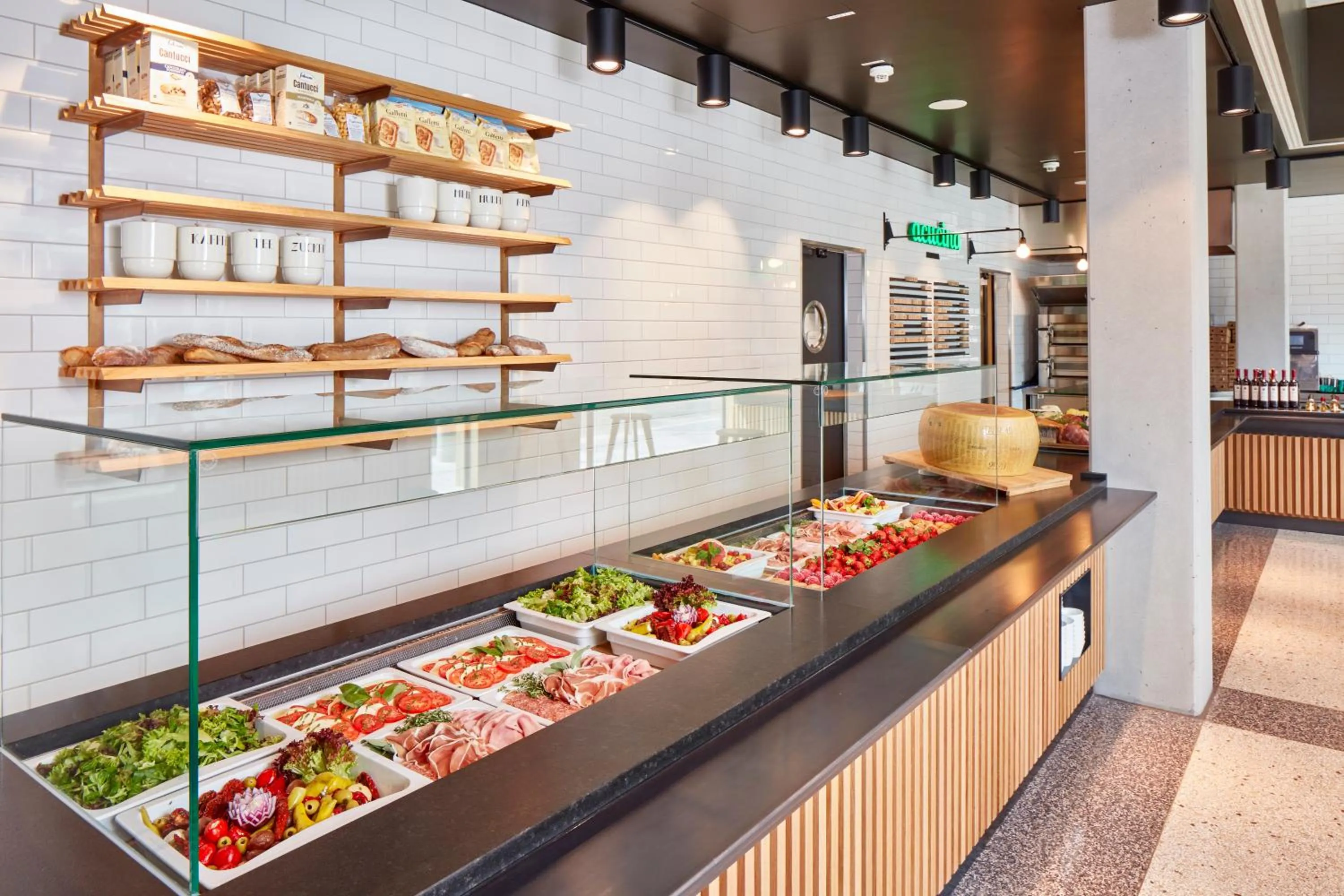 Restaurant/places to eat in aletto Hotel Potsdamer Platz