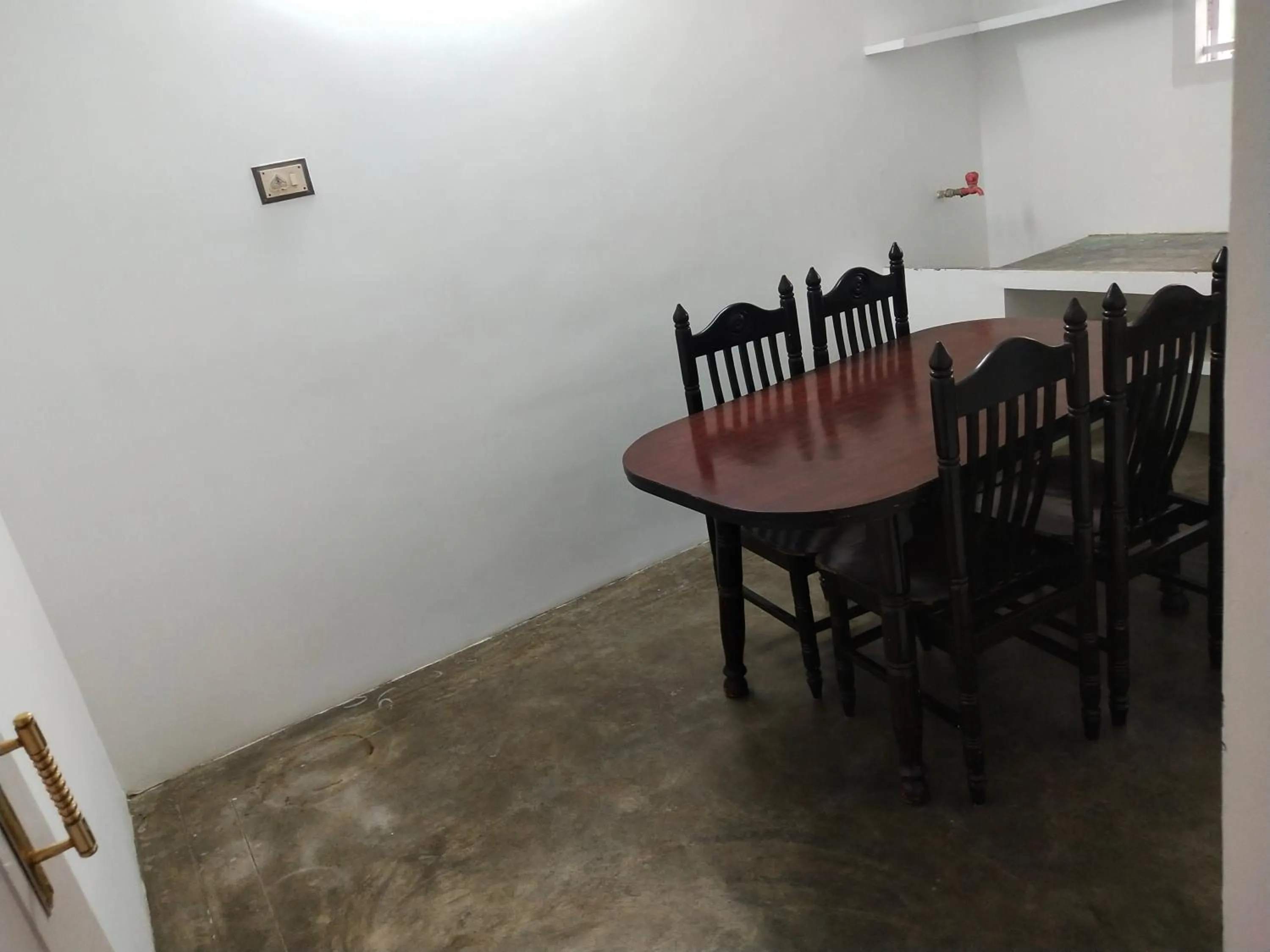 Mayurapriya Inn