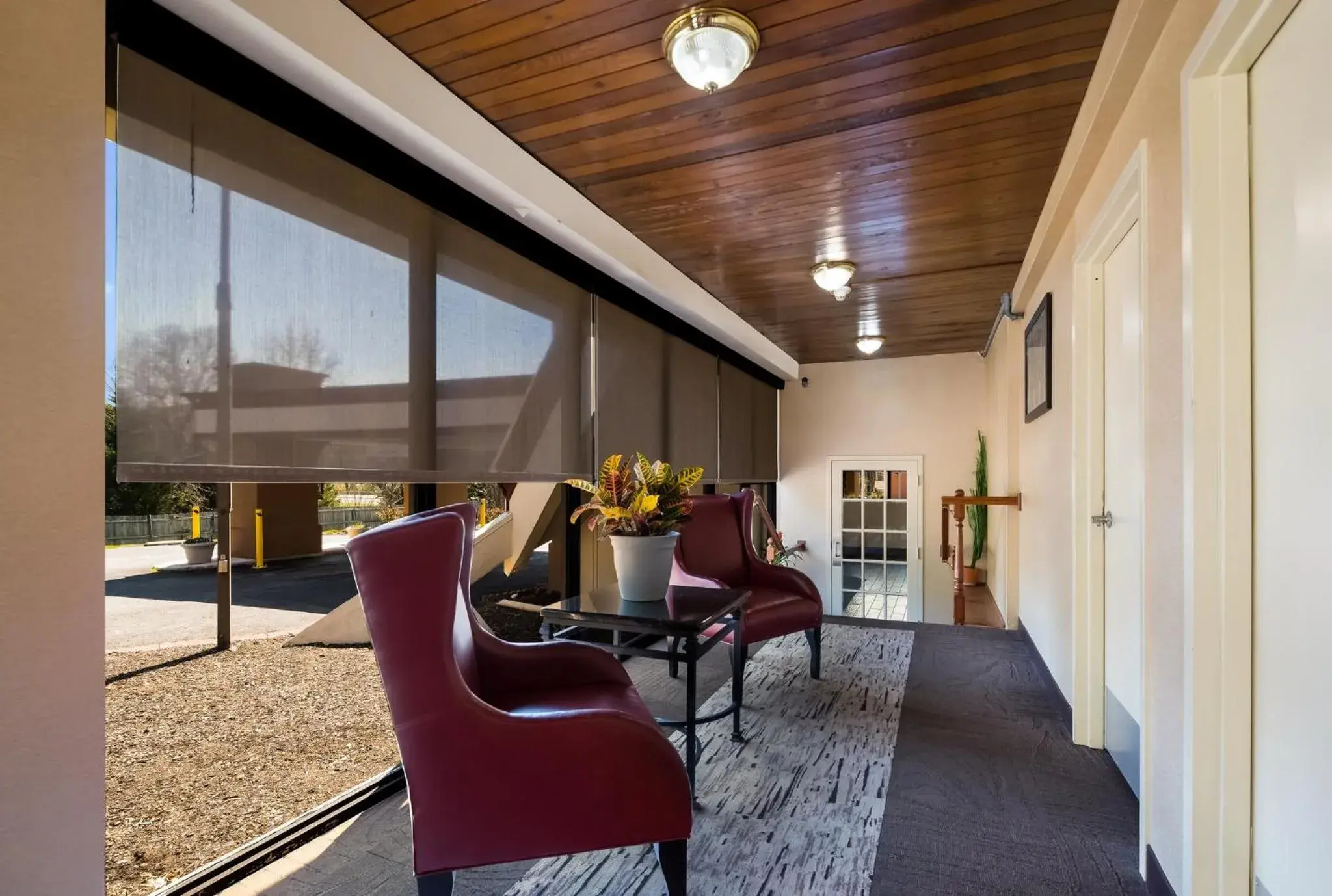 Bedroom in Red Roof Inn and Suites Newark - University Bedroom in Red Roof Inn and Suites Newark - University