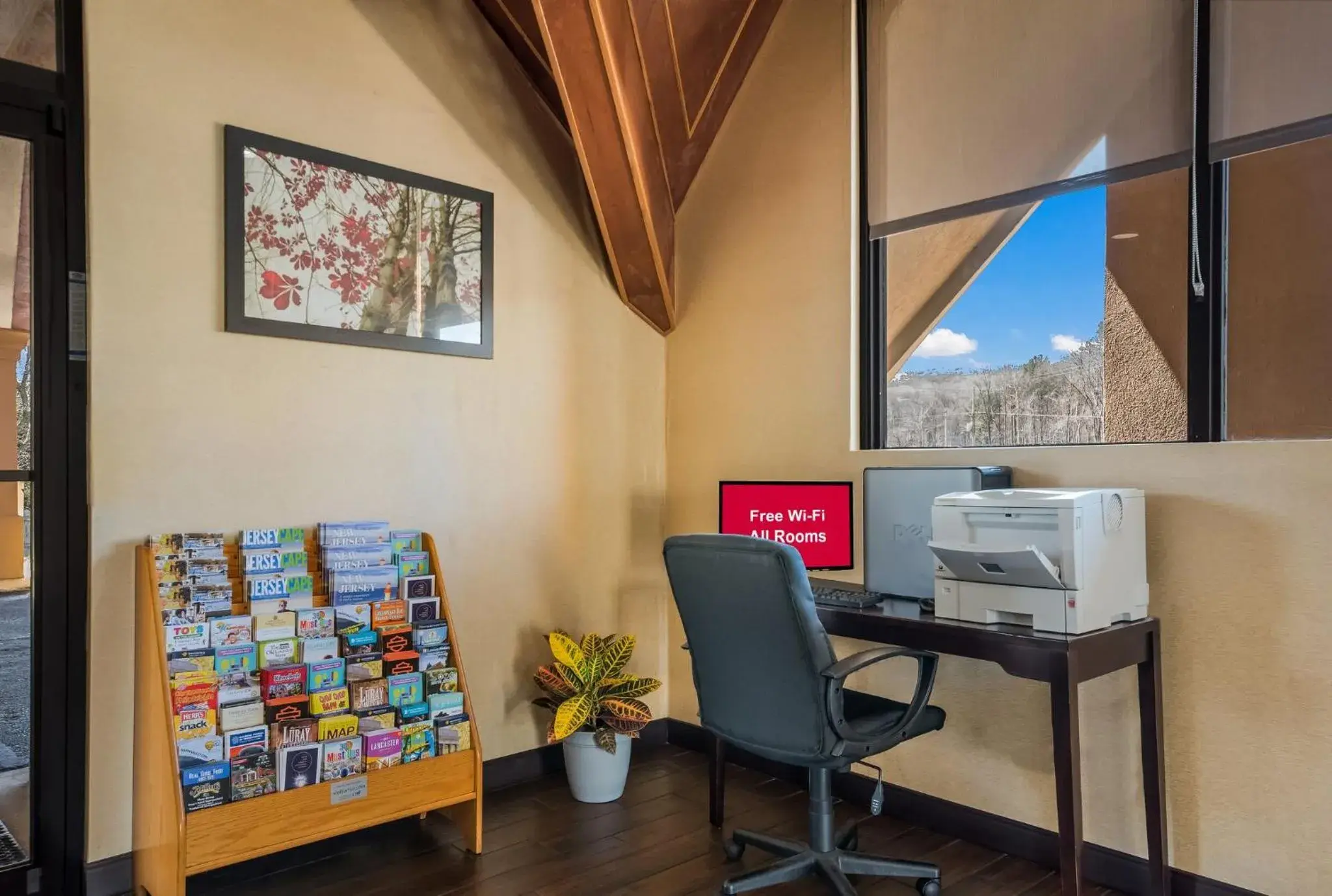 Business facilities in Red Roof Inn and Suites Newark - University Business facilities in Red Roof Inn and Suites Newark - University