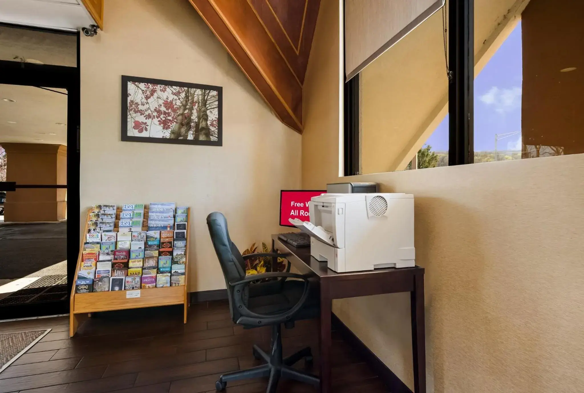 Business facilities in Red Roof Inn and Suites Newark - University Business facilities in Red Roof Inn and Suites Newark - University