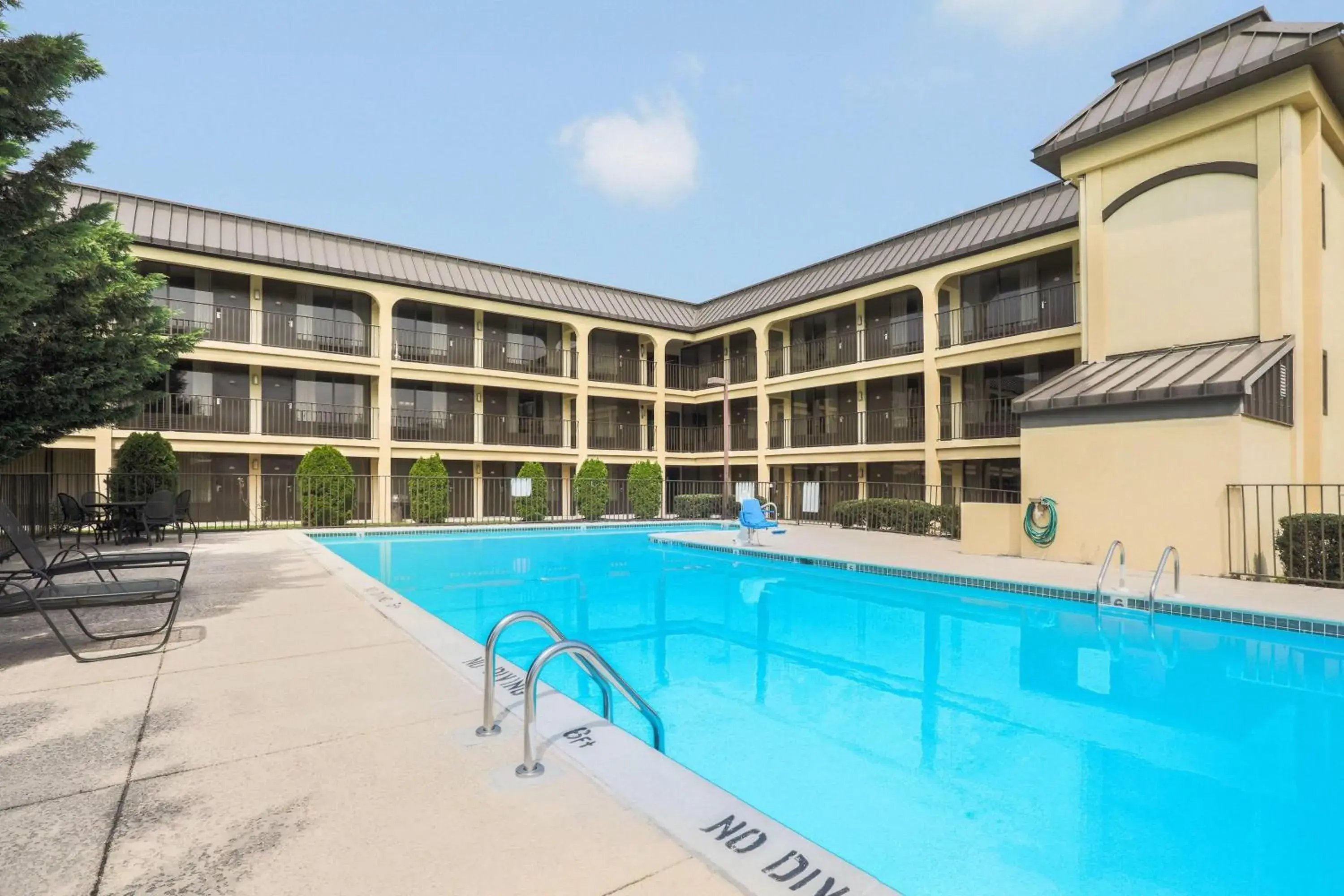 Pool view in Days Inn by Wyndham Newark Wilmington Pool view in Days Inn by Wyndham Newark Wilmington