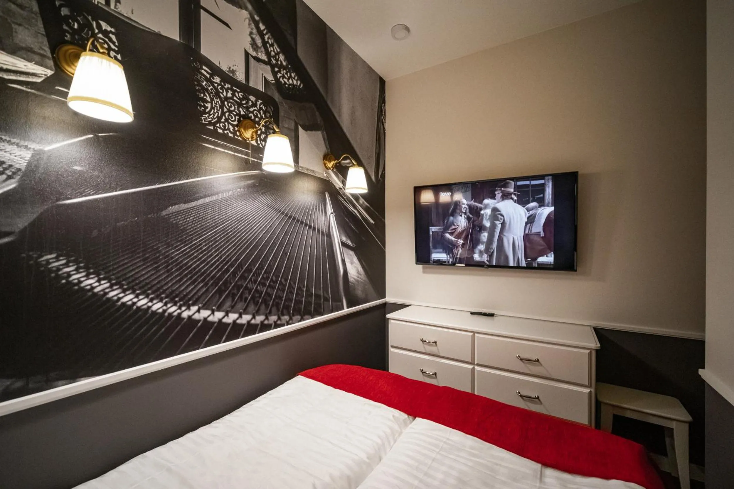 TV and multimedia, Bed in Revelton Studios Marianske Lazne