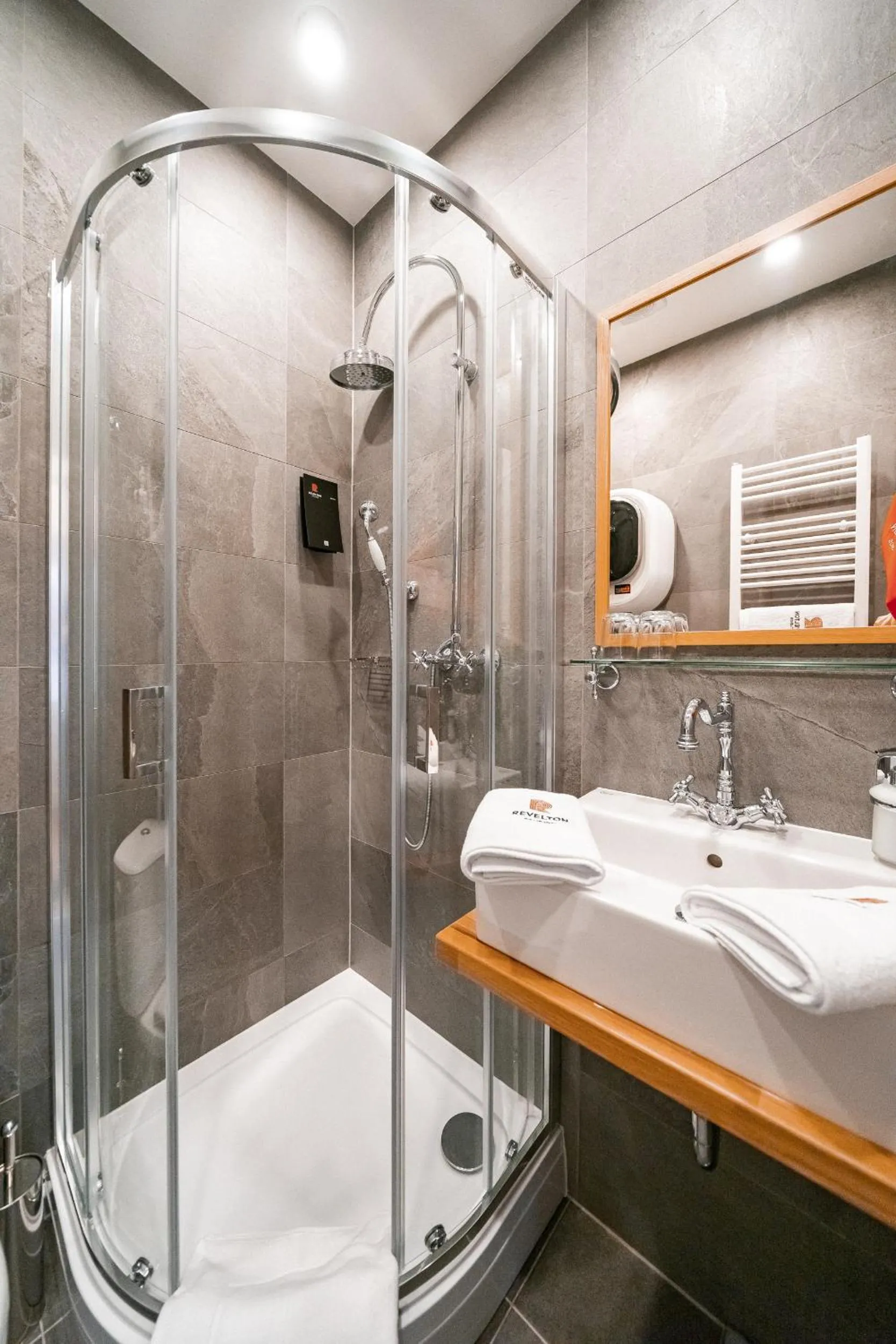 Shower in Revelton Studios Marianske Lazne