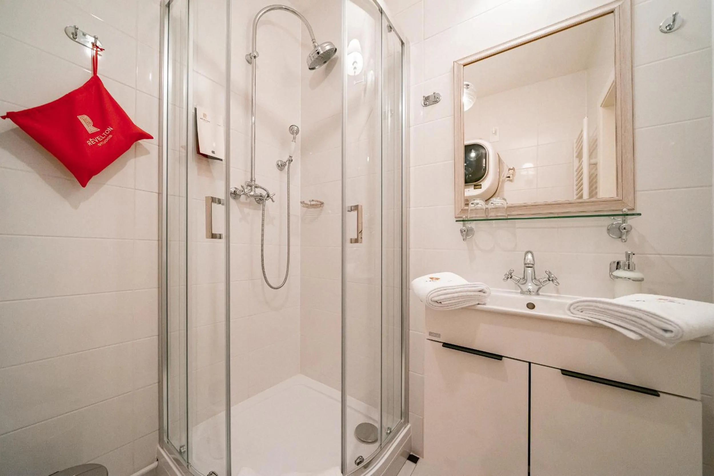 Shower in Revelton Studios Marianske Lazne