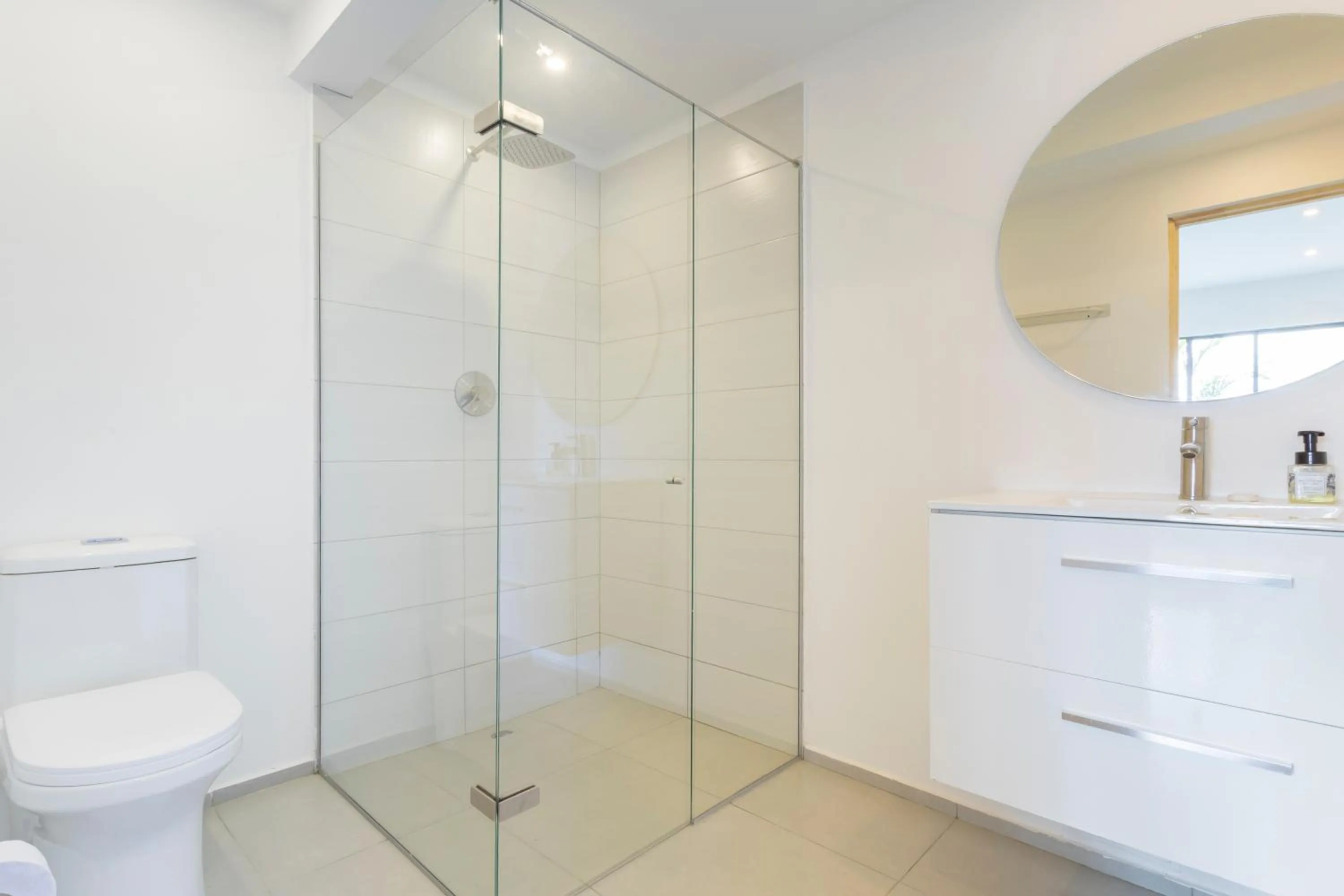 Shower in Soy Local Primavera