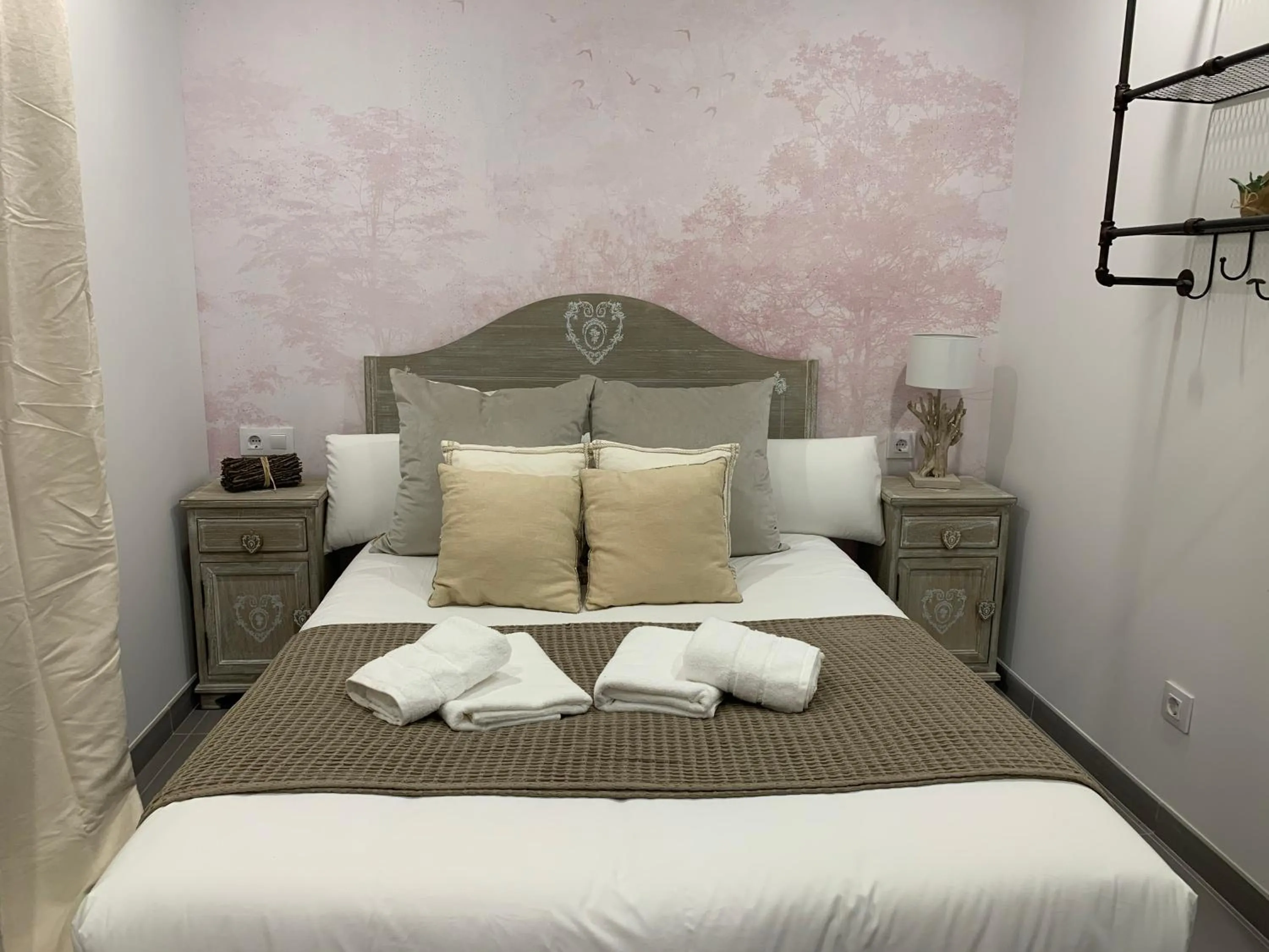 Double Room in VTZ The Botanic Hostel