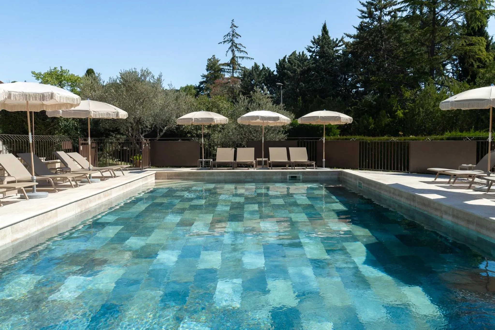 Swimming pool in Hôtel Le Pré Saint Michel