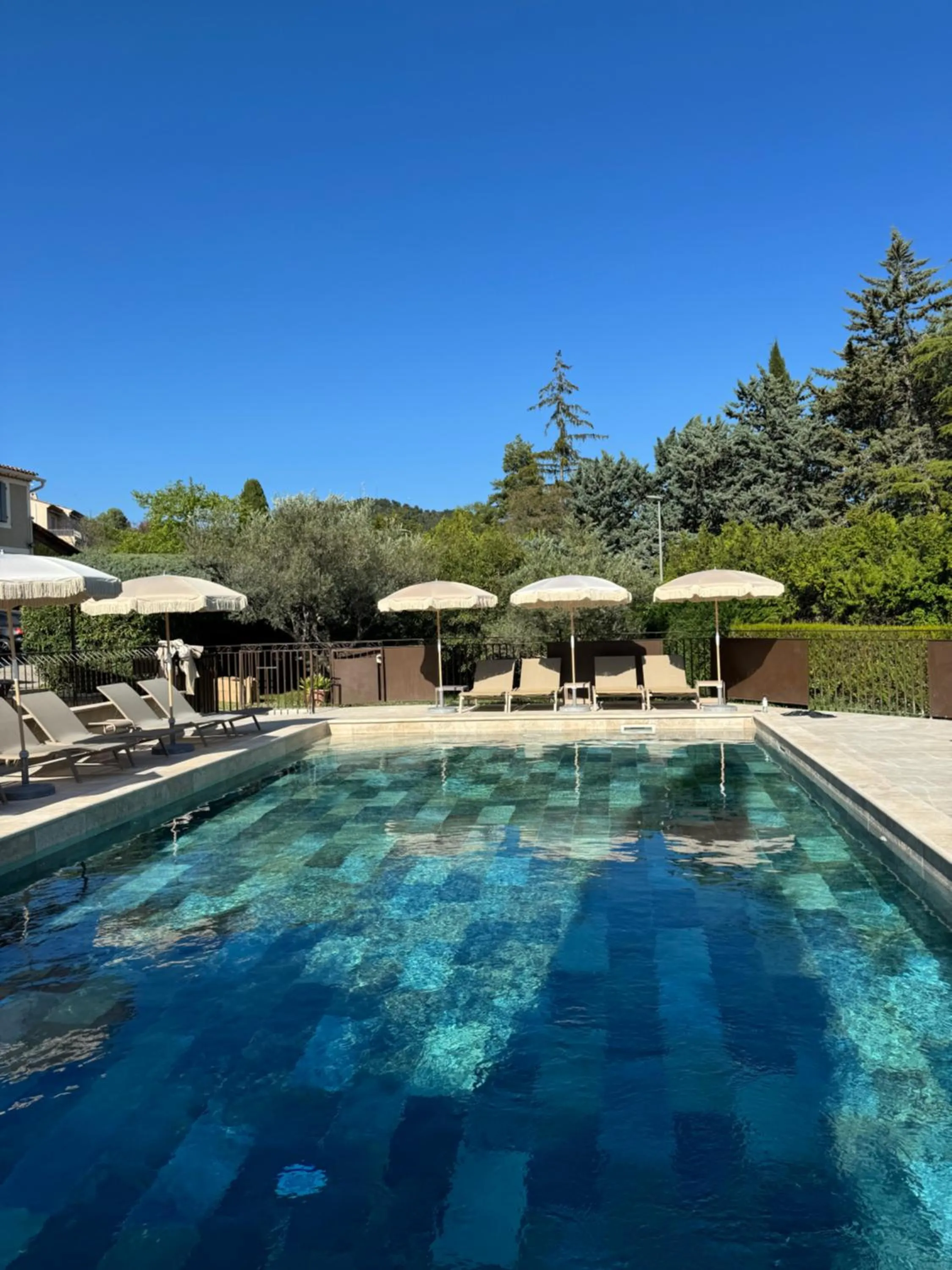Swimming pool in Hôtel Le Pré Saint Michel