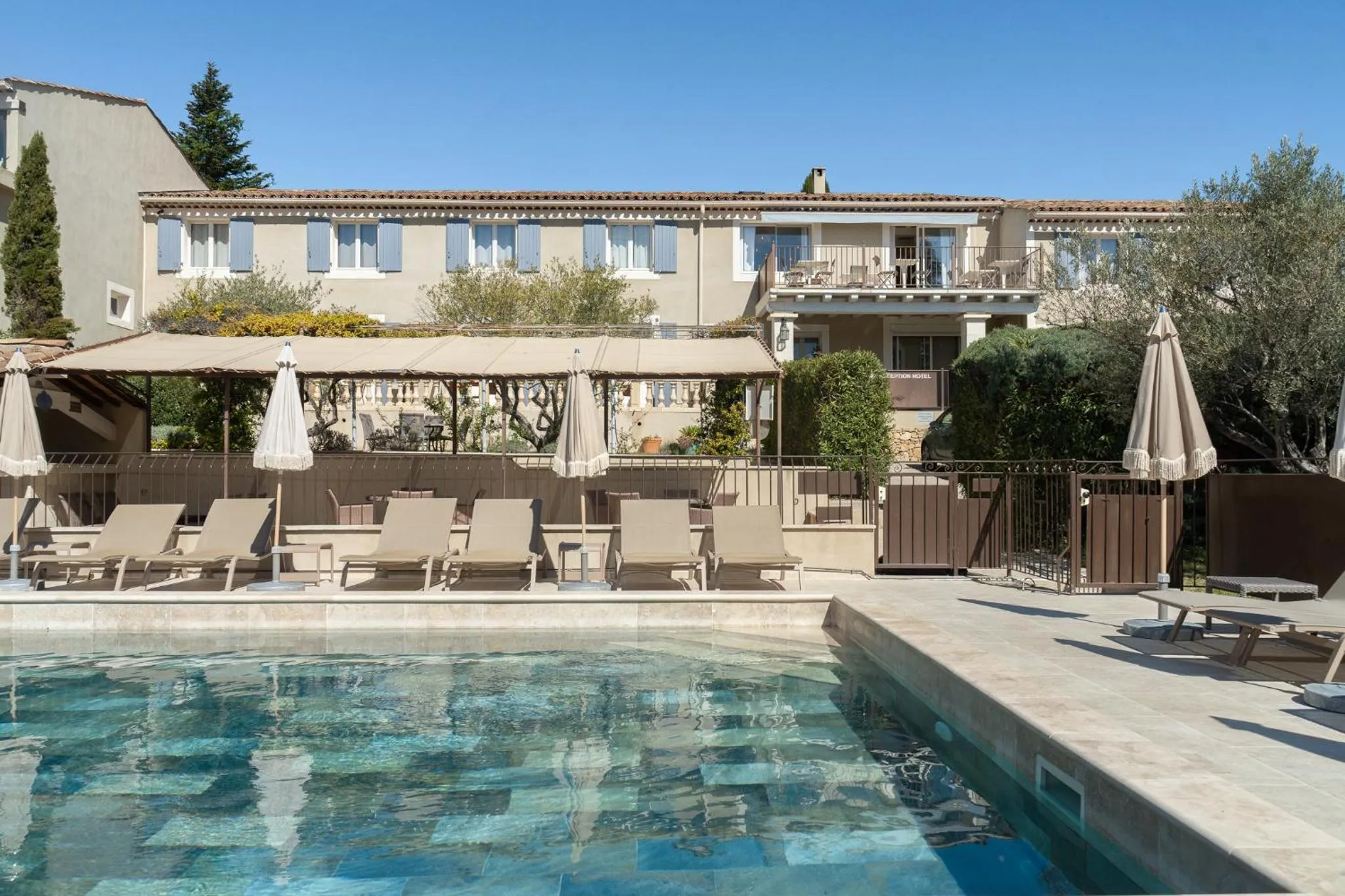 Swimming pool in Hôtel Le Pré Saint Michel