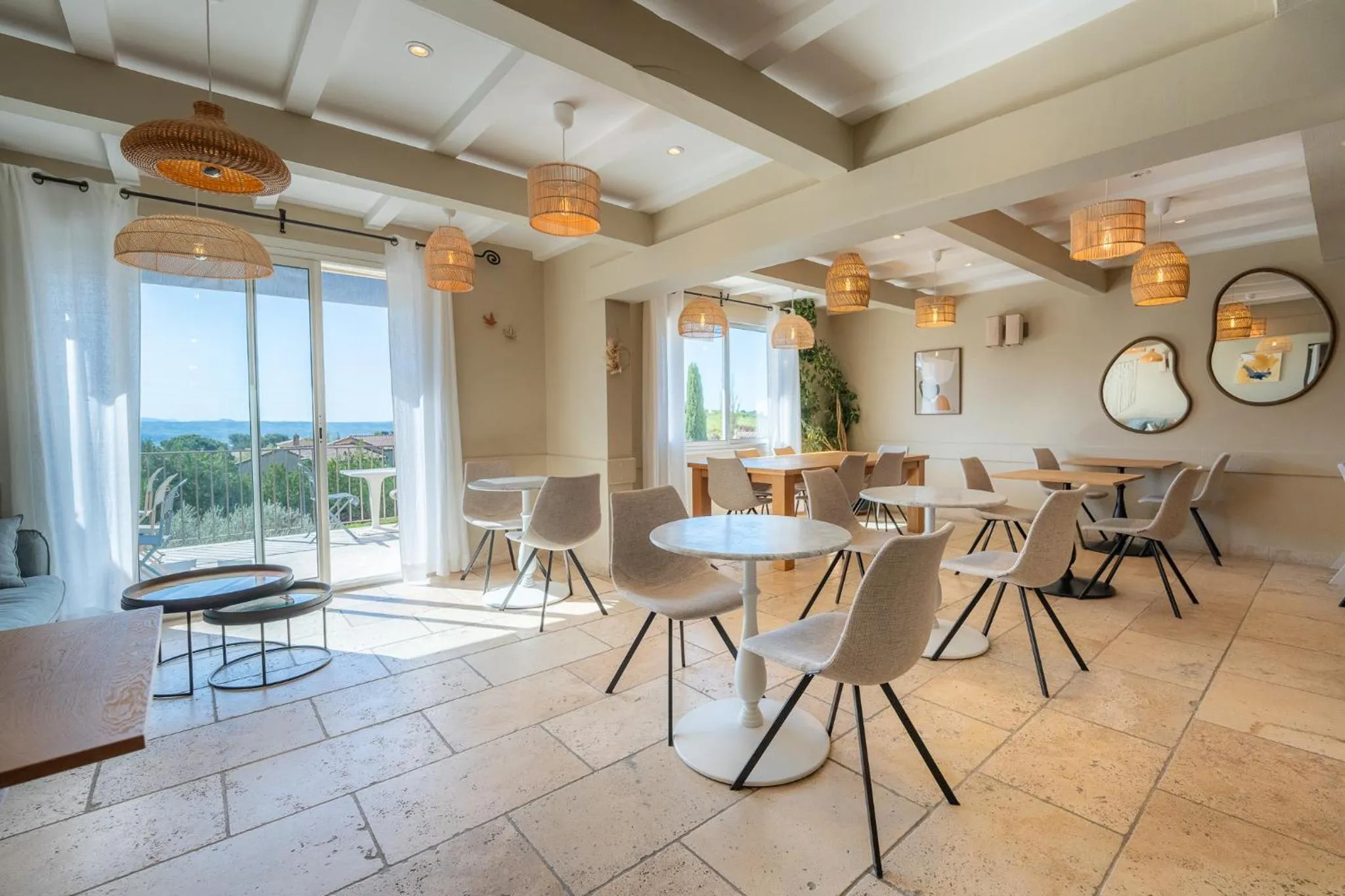 Breakfast in Hôtel Le Pré Saint Michel